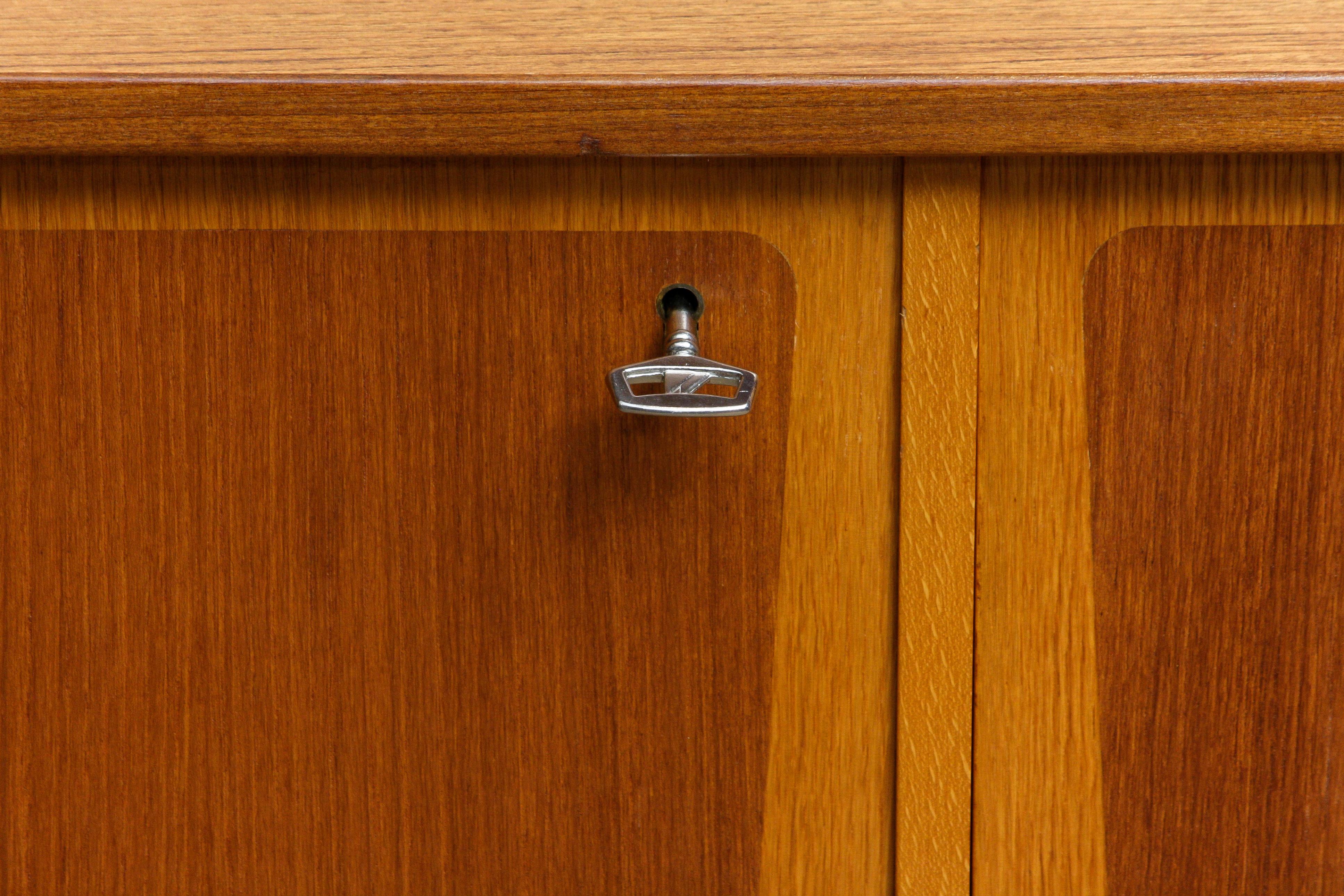 1960s, Two-Tone Teak and Oak Scandinavian Credenza Sideboard 3
