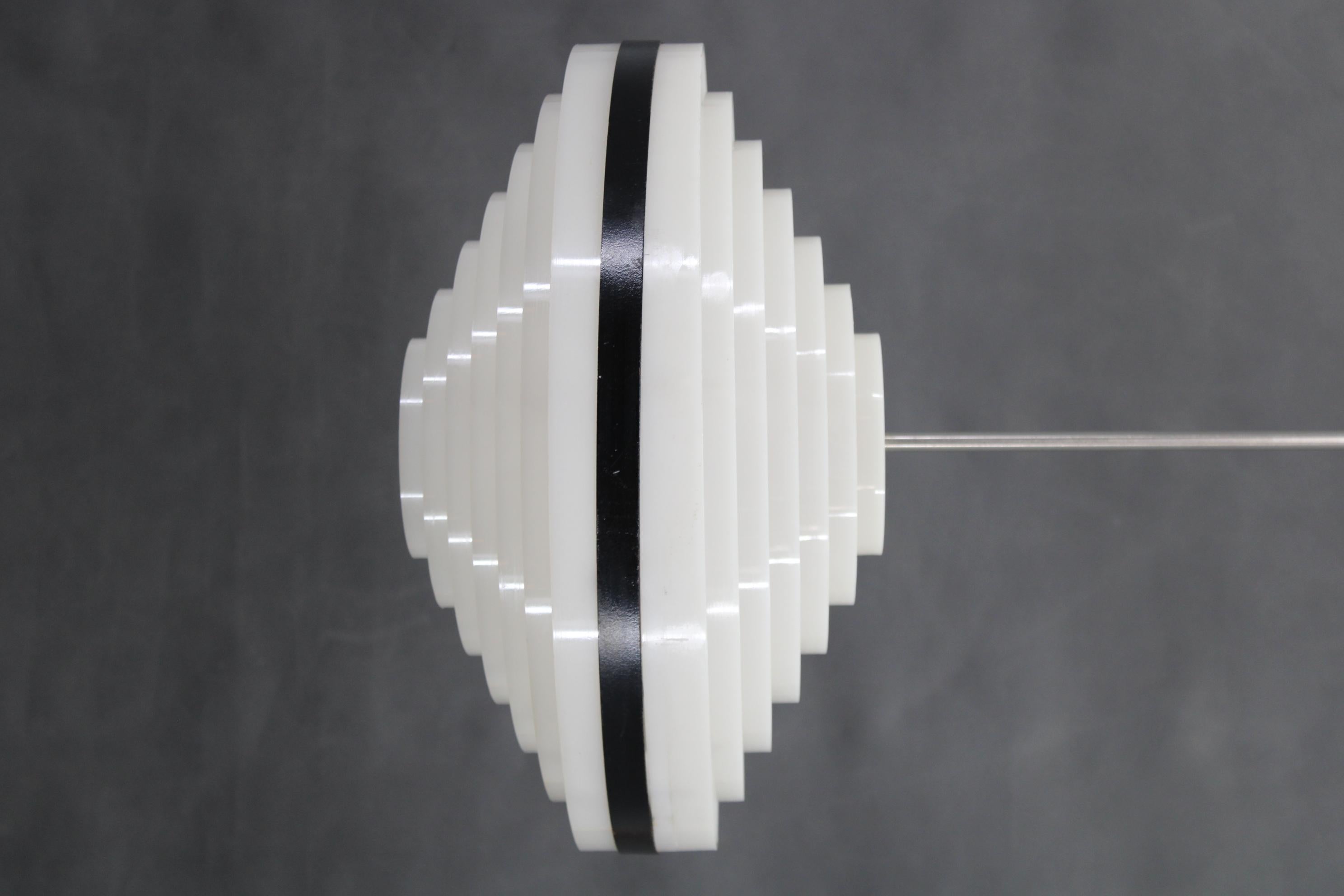 Mid-Century Modern Lampe suspendue UFO des années 1960, jusqu'à 20 pièces disponibles en vente