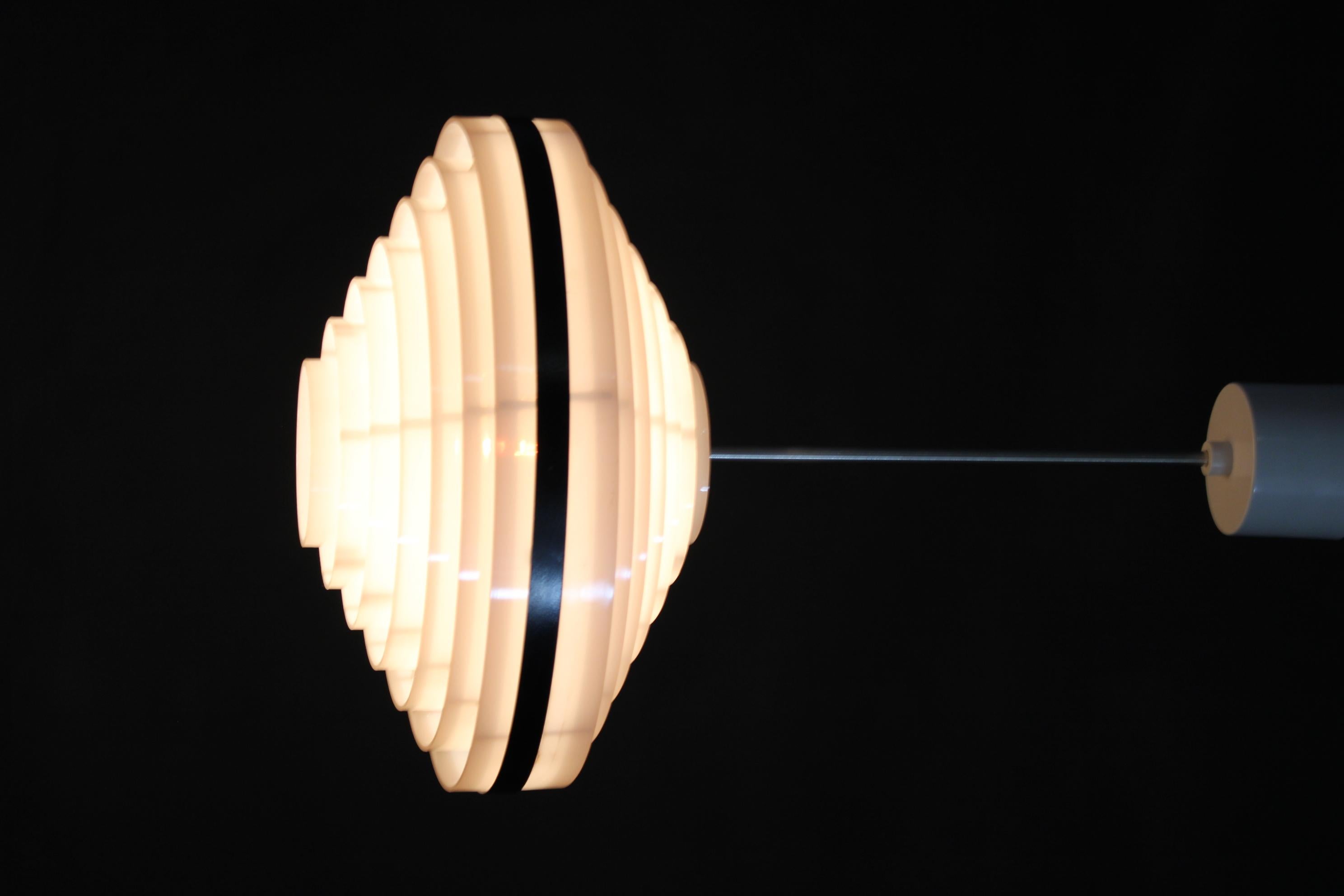 Lampe suspendue UFO des années 1960, jusqu'à 20 pièces disponibles en vente 1