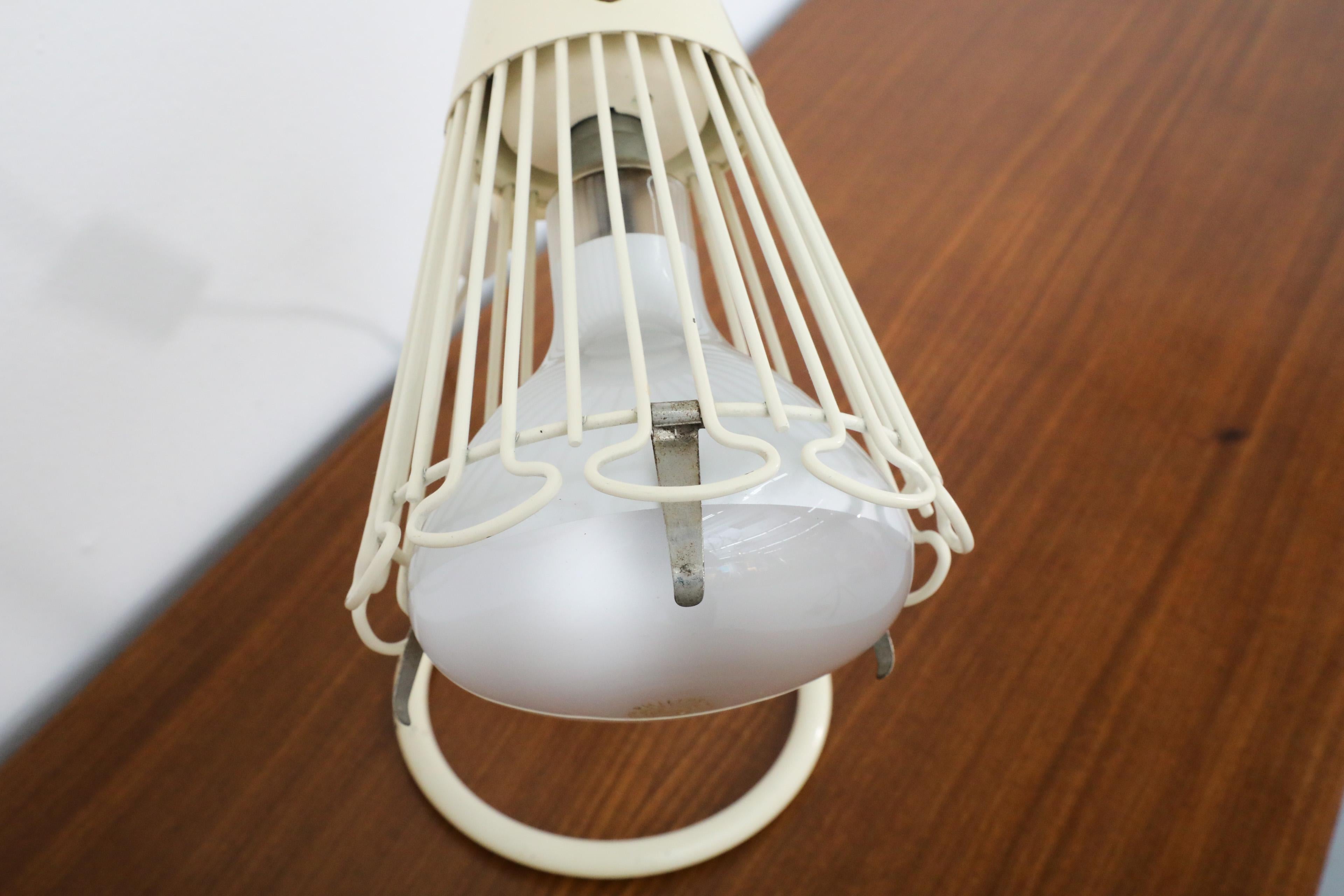 Lampe d'ombre Philips Ultraphil des années 1960 en crème avec abat-jour encadré de fil de fer en vente 2