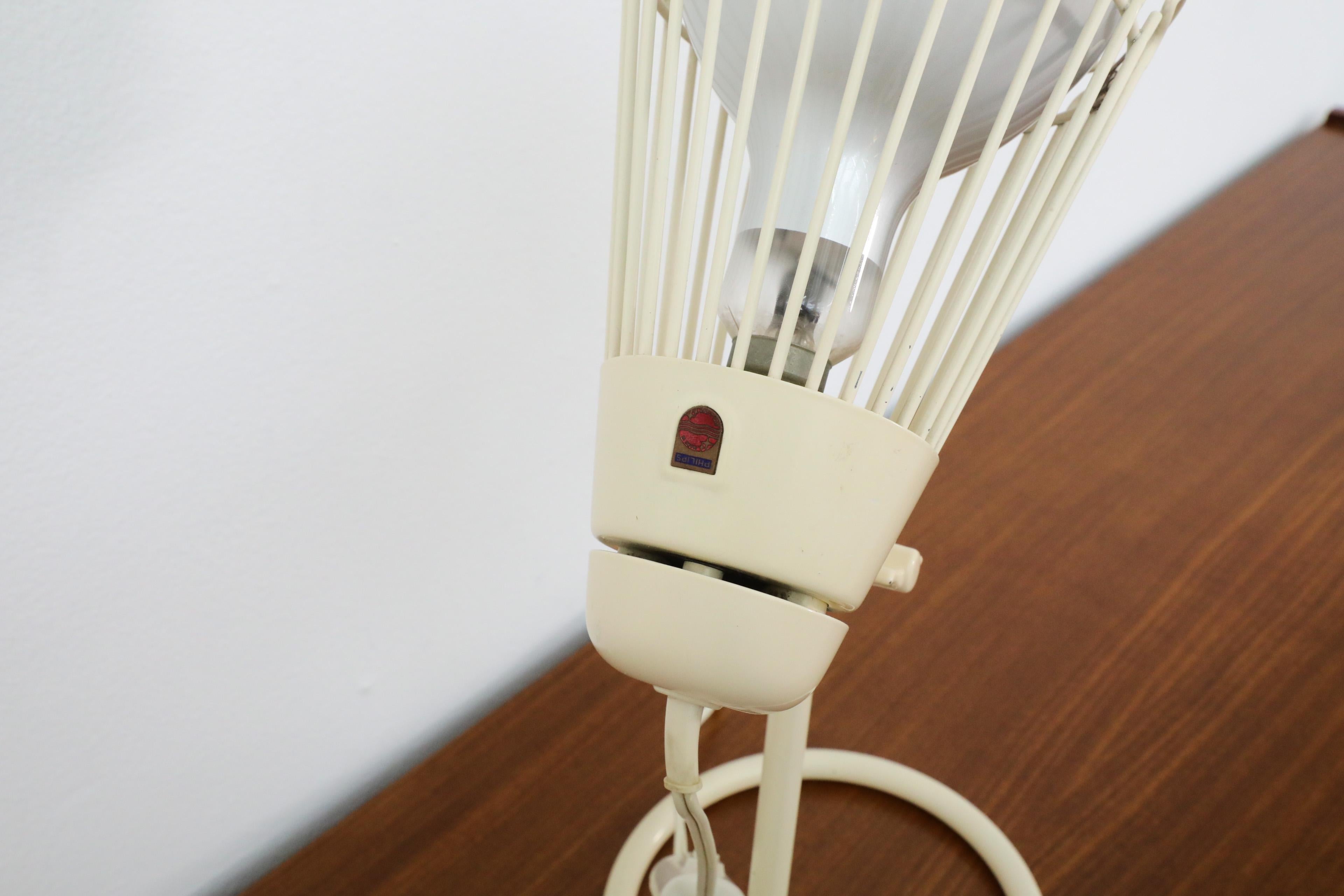 Lampe d'ombre Philips Ultraphil des années 1960 en crème avec abat-jour encadré de fil de fer en vente 7