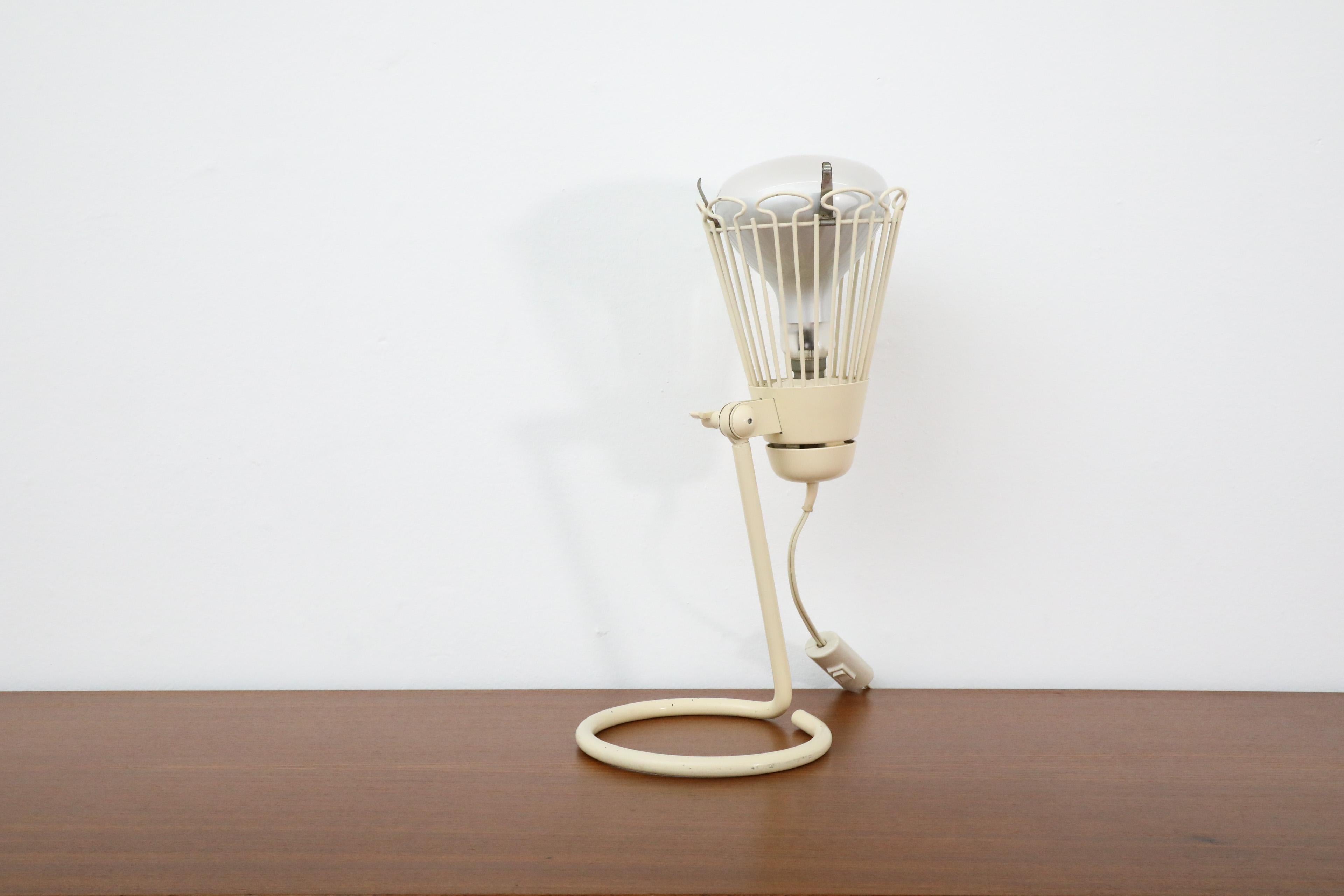 Mid-Century Modern Lampe d'ombre Philips Ultraphil des années 1960 en crème avec abat-jour encadré de fil de fer en vente