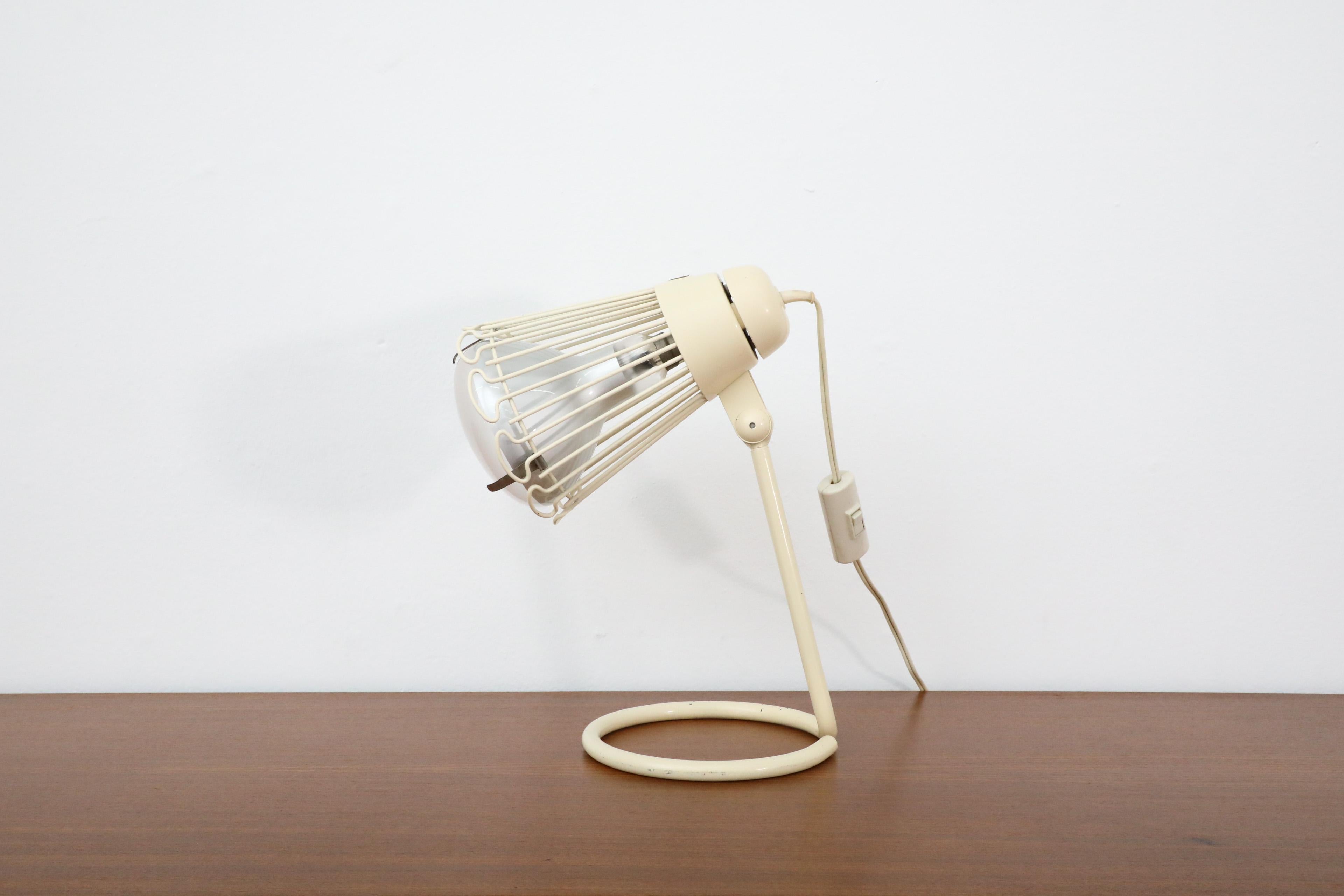 Néerlandais Lampe d'ombre Philips Ultraphil des années 1960 en crème avec abat-jour encadré de fil de fer en vente
