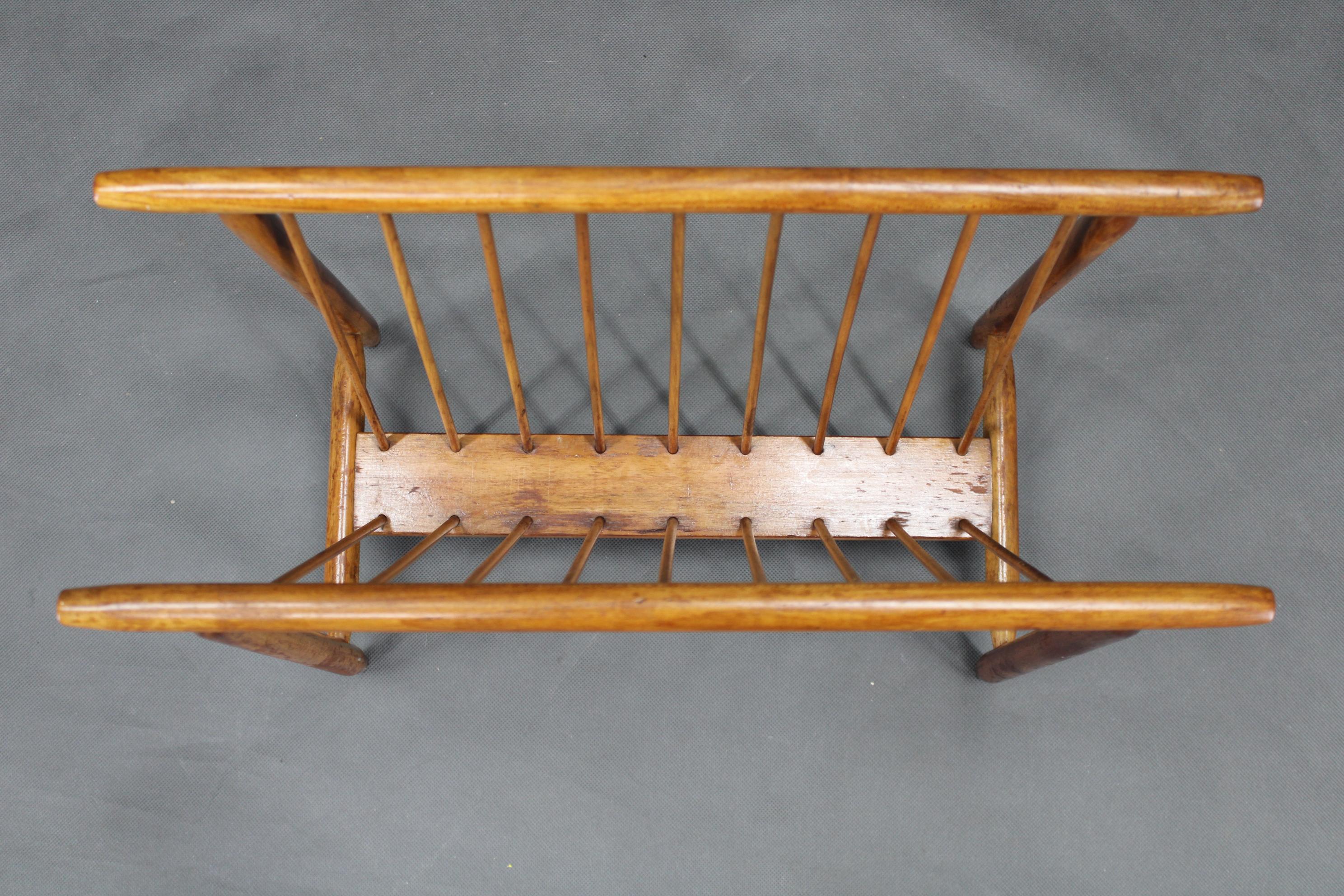 1960s ULUV Solid Beech Magazine Stand, Czechoslovakia For Sale 3
