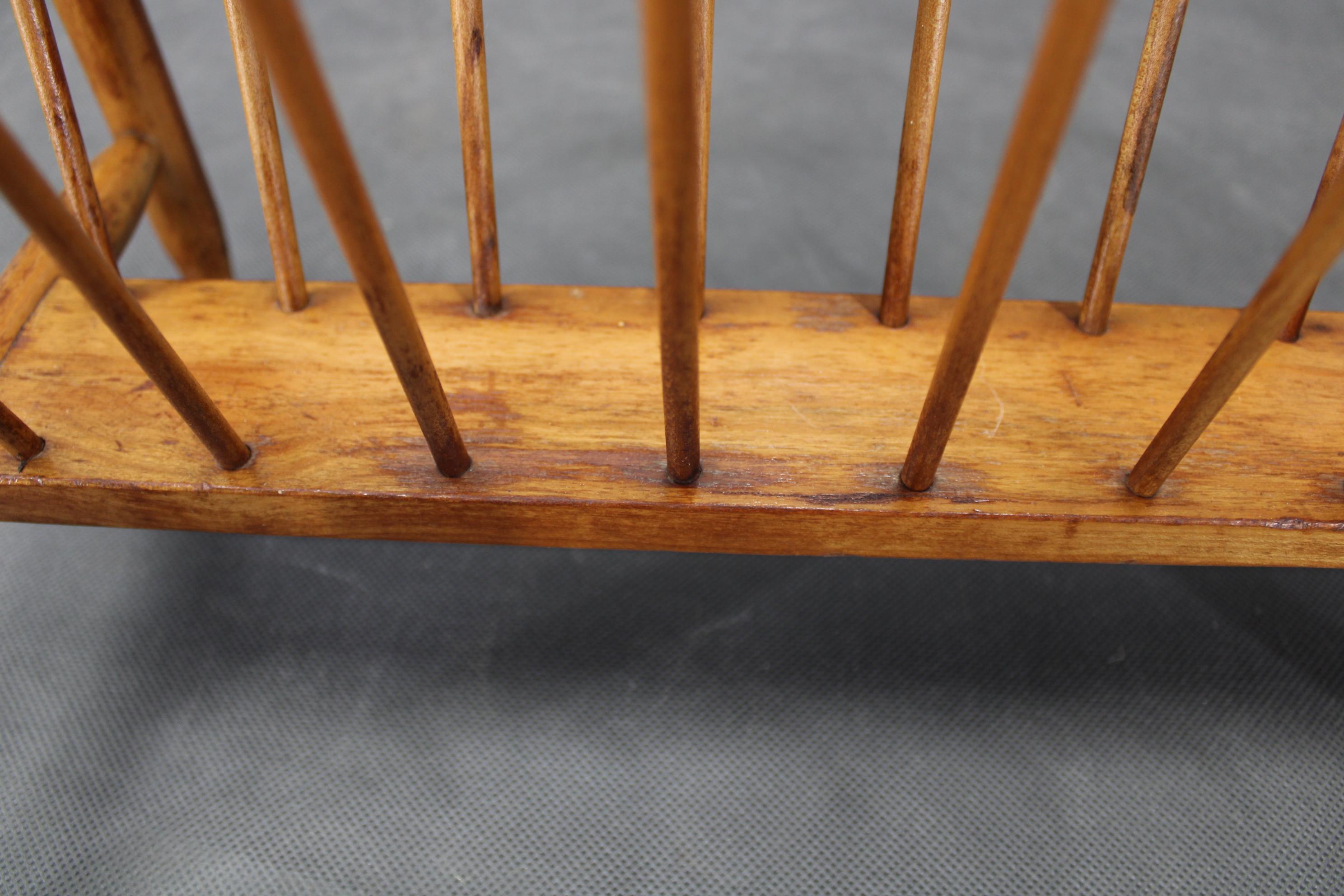 1960s ULUV Solid Beech Magazine Stand, Czechoslovakia For Sale 6