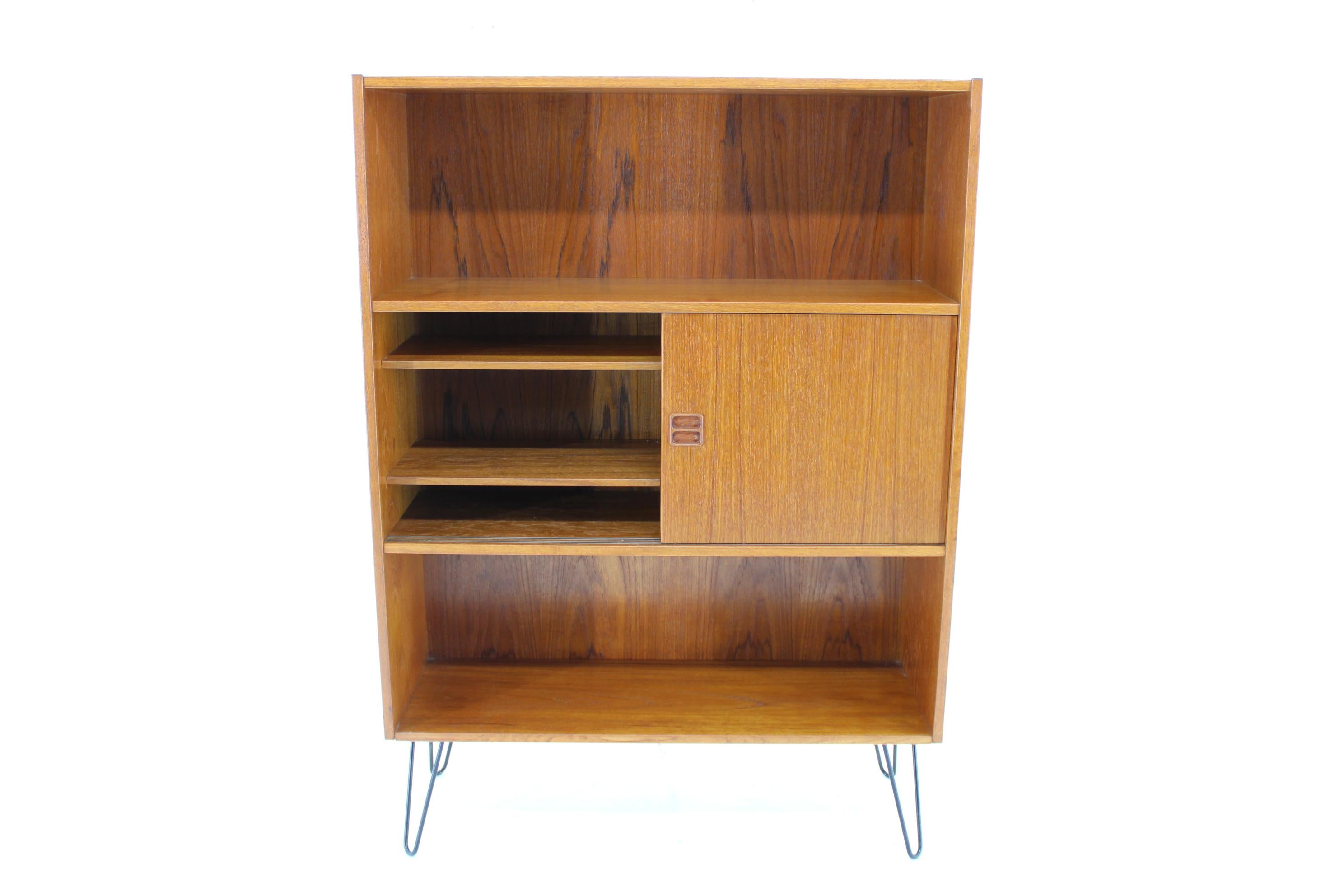 1960s Upcycled Bookcase with Sliding Doors, Denmark In Good Condition For Sale In Praha, CZ