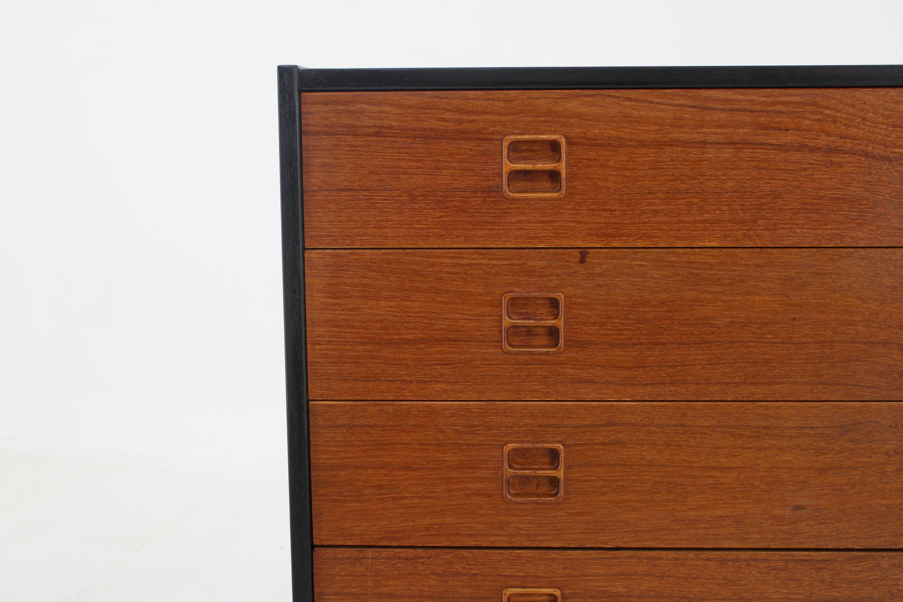 Cassettiera danese in teak riciclato del 1960 in vendita 1