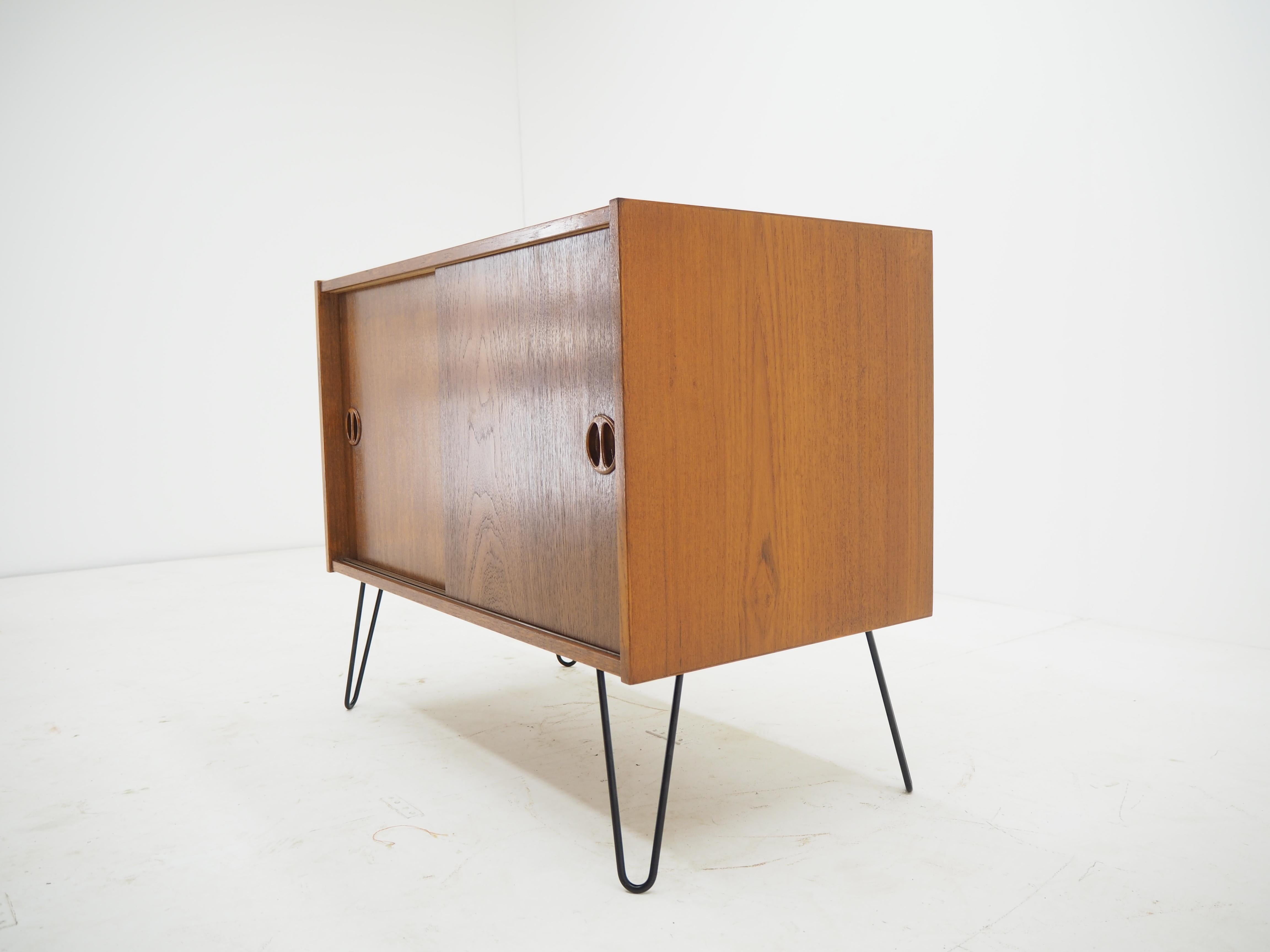 1960s Upcycled Teak Cabinet, Denmark In Good Condition In Praha, CZ