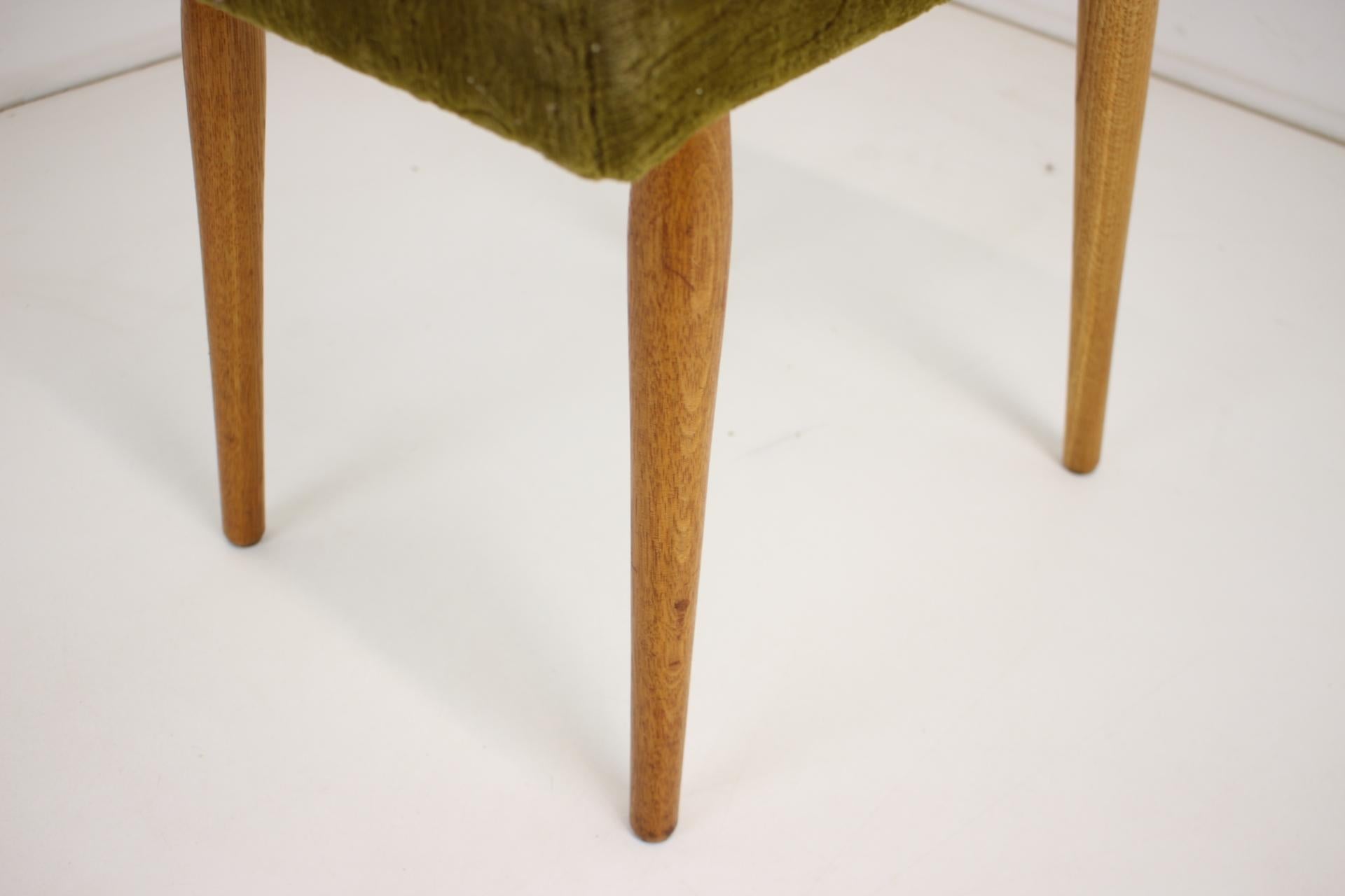 1960s Upholstered  Stool Uluv, Czechoslovakia In Good Condition For Sale In Praha, CZ