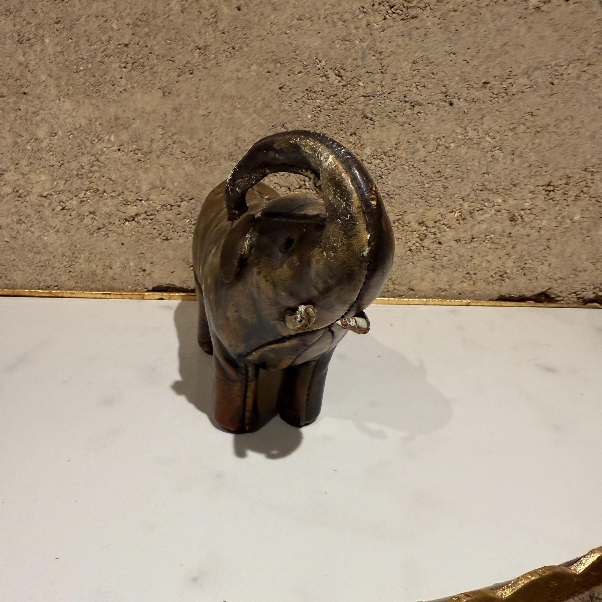 Scultura Elefante in pelle Valenti 1960 Spagna in vendita 5