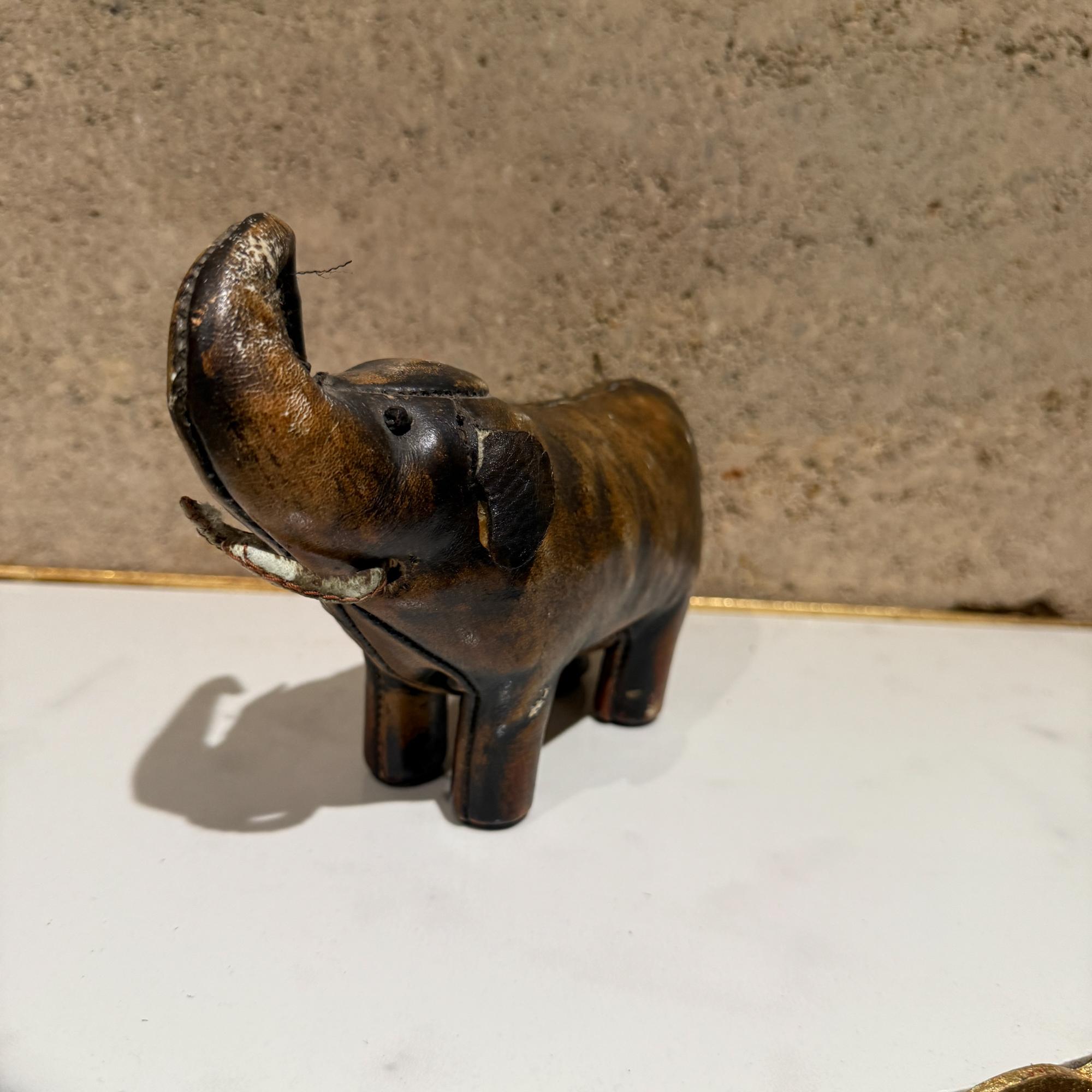 Scultura Elefante in pelle Valenti 1960 Spagna in vendita 6