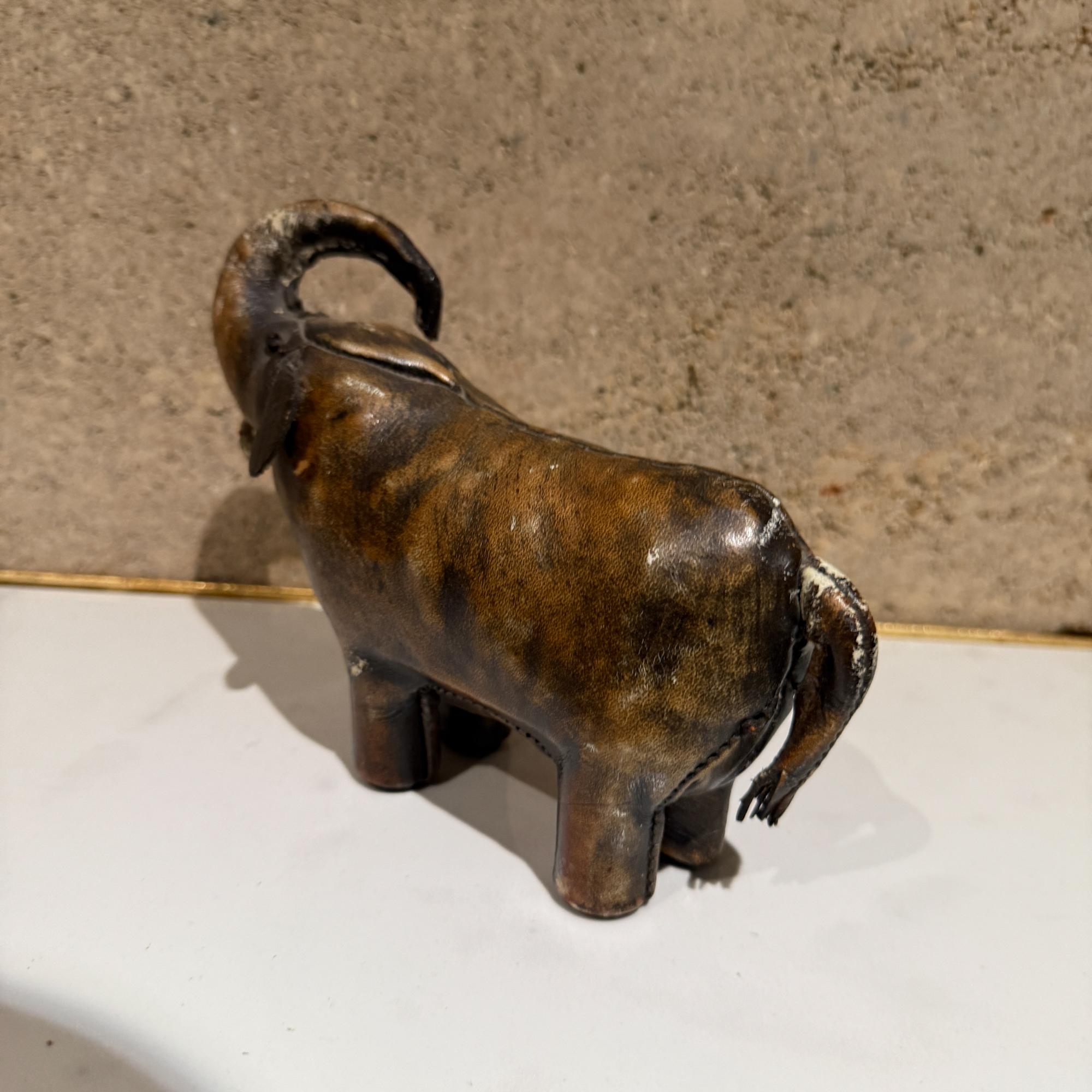 Scultura Elefante in pelle Valenti 1960 Spagna in vendita 8