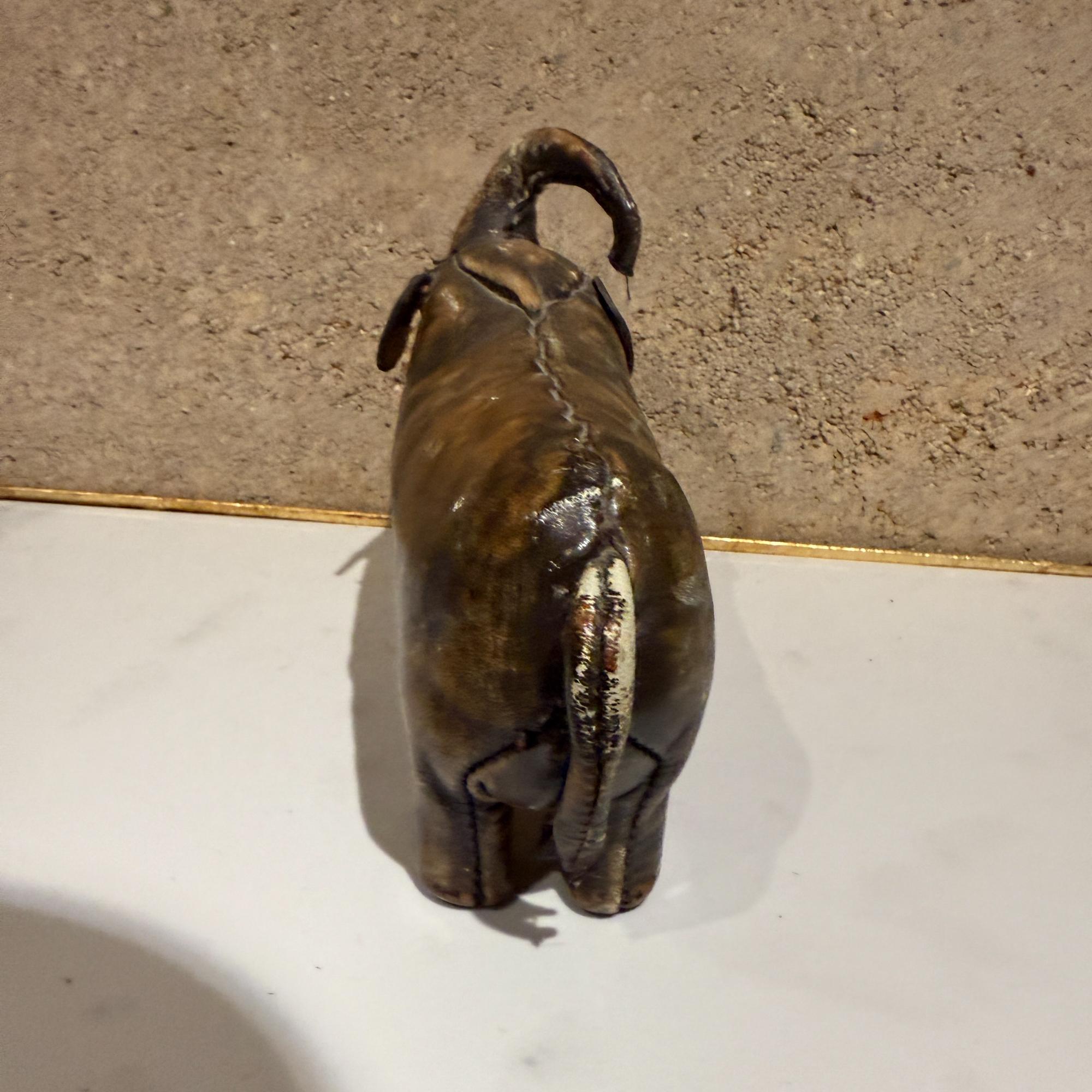 Scultura Elefante in pelle Valenti 1960 Spagna in vendita 9