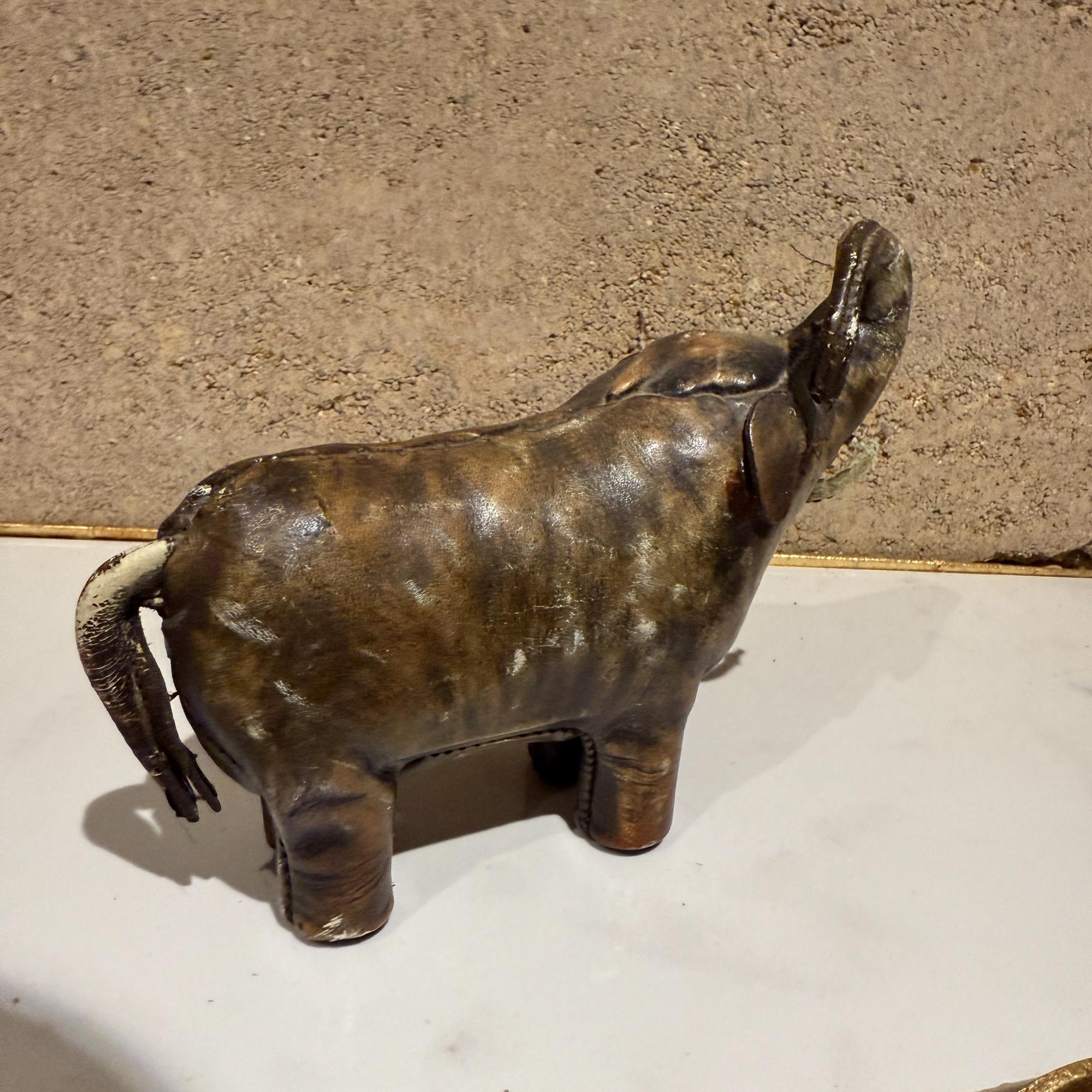 Scultura Elefante in pelle Valenti 1960 Spagna in vendita 10