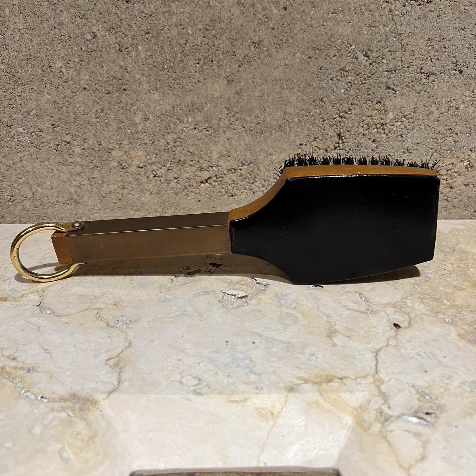 
1960s Valet Duster Equestrian Brush MCM Noris West Germany
1.63 h x 10.25 w x 12.75 long
maker stamped Noris Imports West Germany
Genuine Hide
Original vintage condition
Refer to images