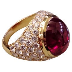 1960s Van Cleef & Arpels 10 carat cabochon ruby and diamond ring
