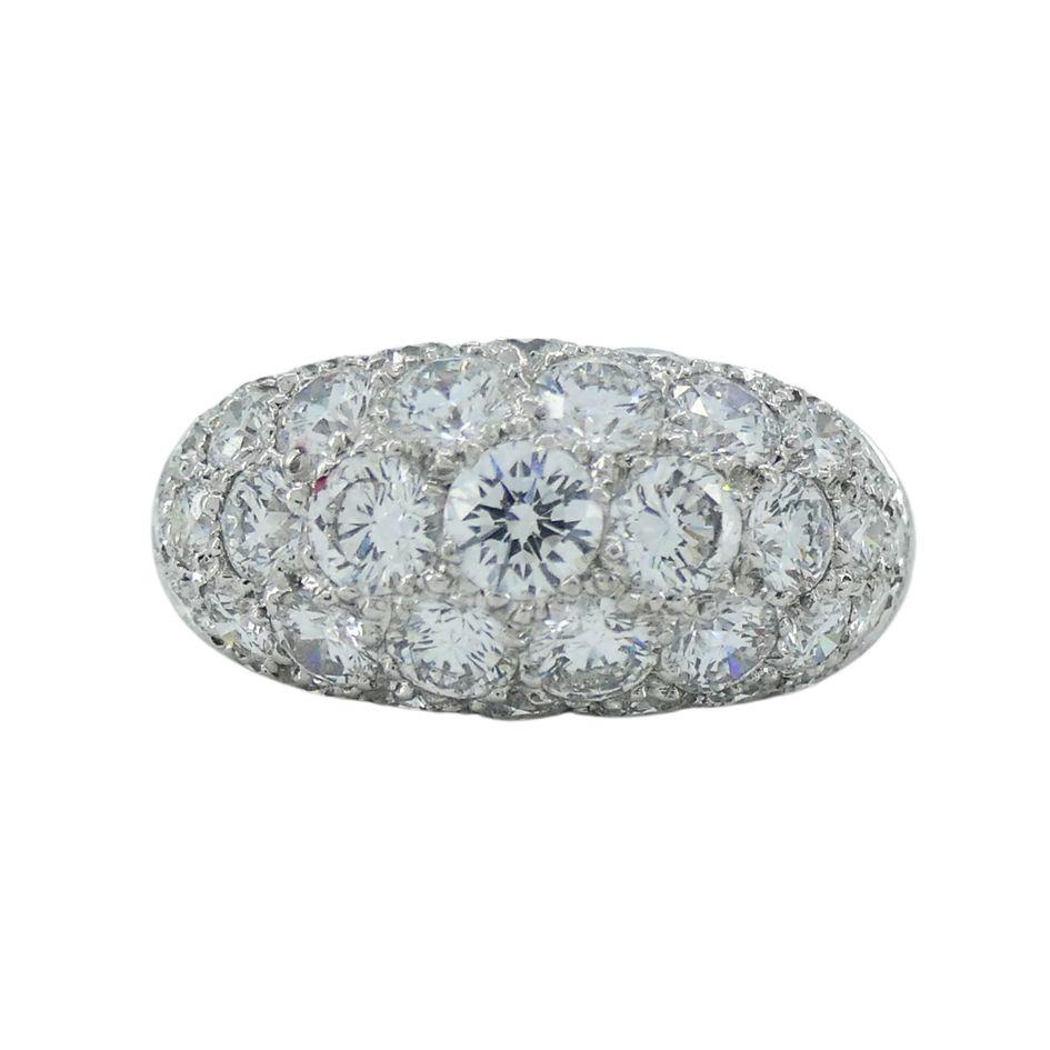 1960s Van Cleef & Arpels 18k White Gold Diamond Bombe Ring In Good Condition In Beverly Hills, CA