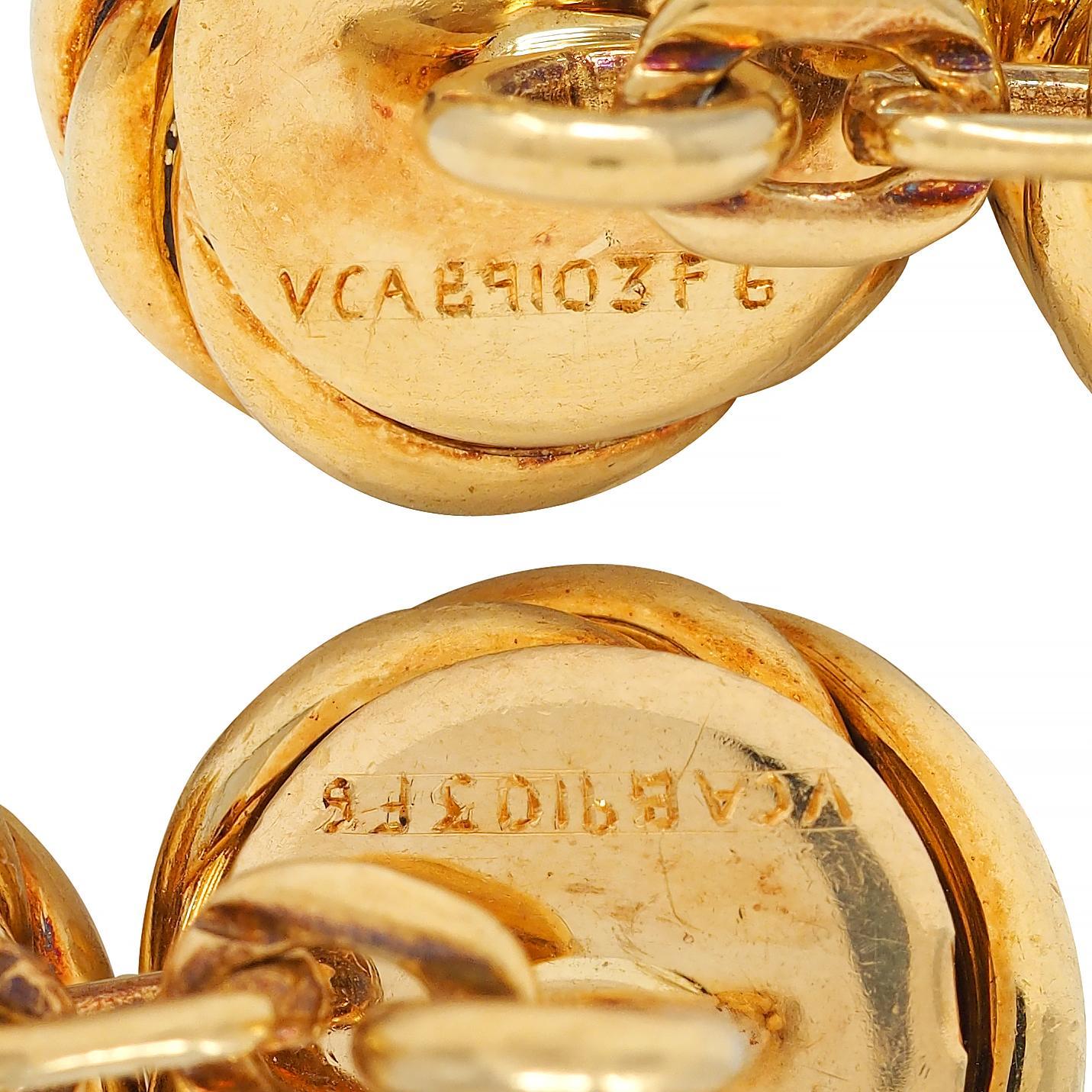 1960's Van Cleef & Arpels French Sapphire 18K Yellow Gold Vintage Knot Cufflinks For Sale 3
