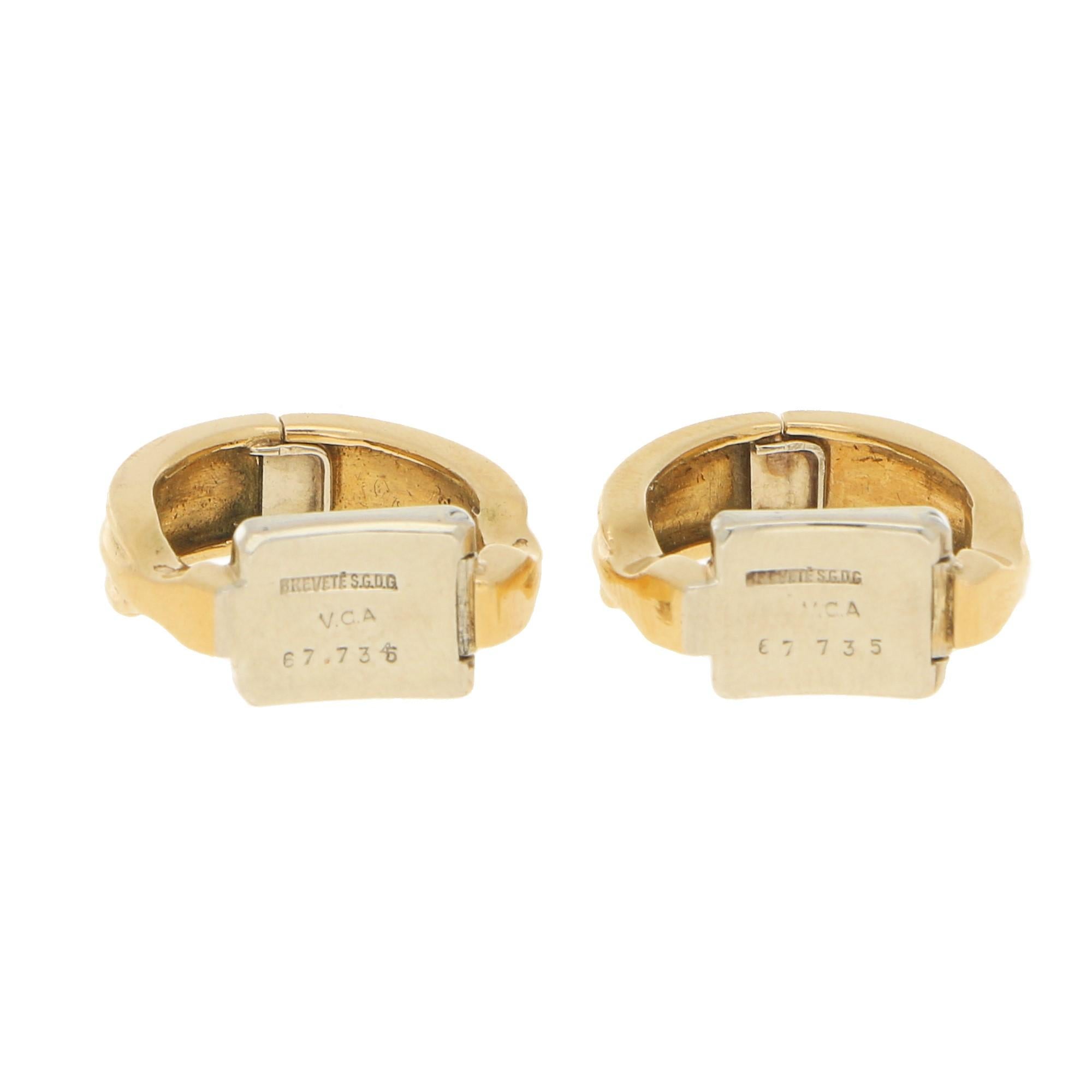 Van Cleef & Arpels Stirrup Cufflinks Yellow and White Gold Circa 1960's In Excellent Condition For Sale In London, GB