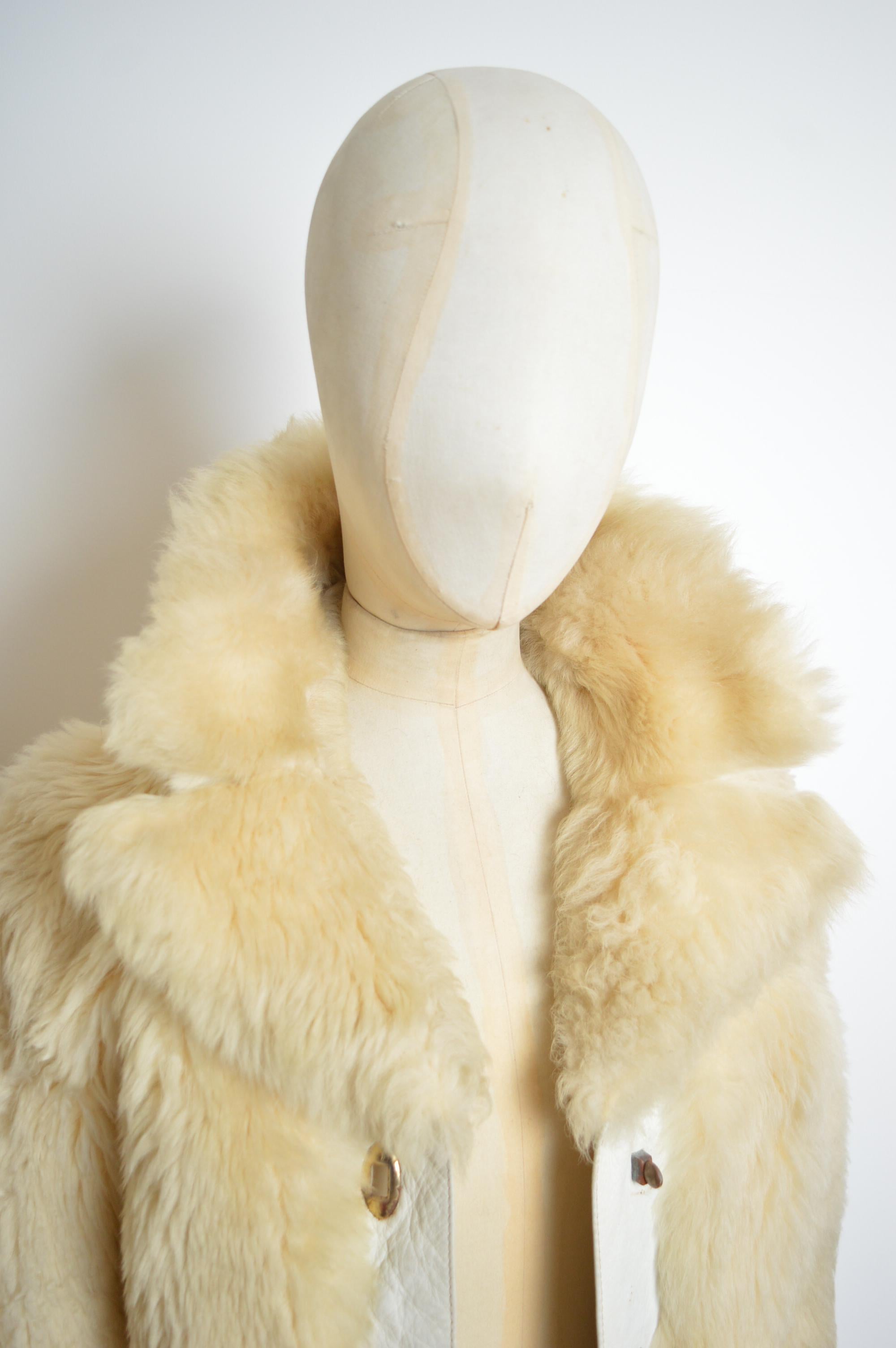 Donna 1960s Vanilla Cream Off White Shearling Coat Cropped Penny Pane Jacket in vendita