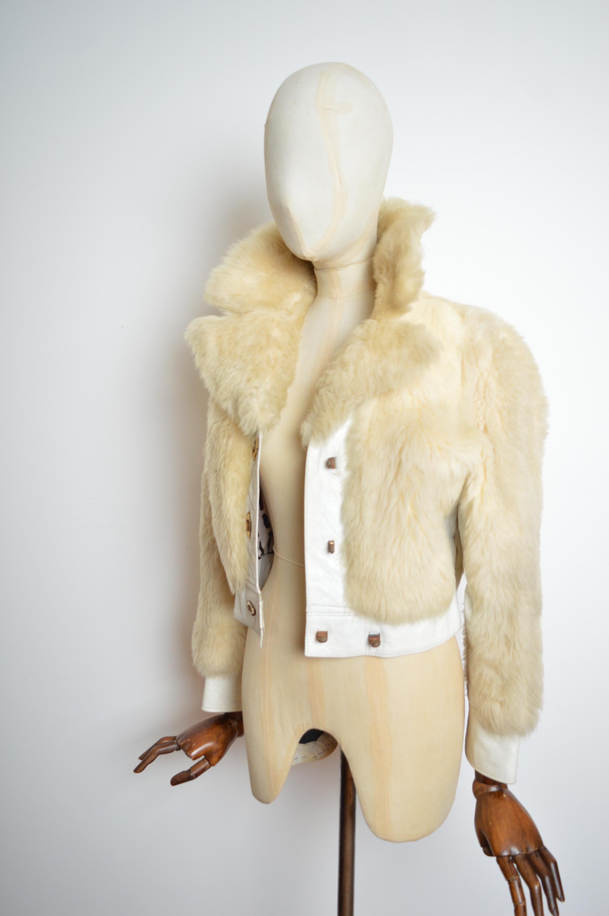 1960s Vanilla Cream Off White Shearling Coat Cropped Penny Pane Jacket in vendita 1