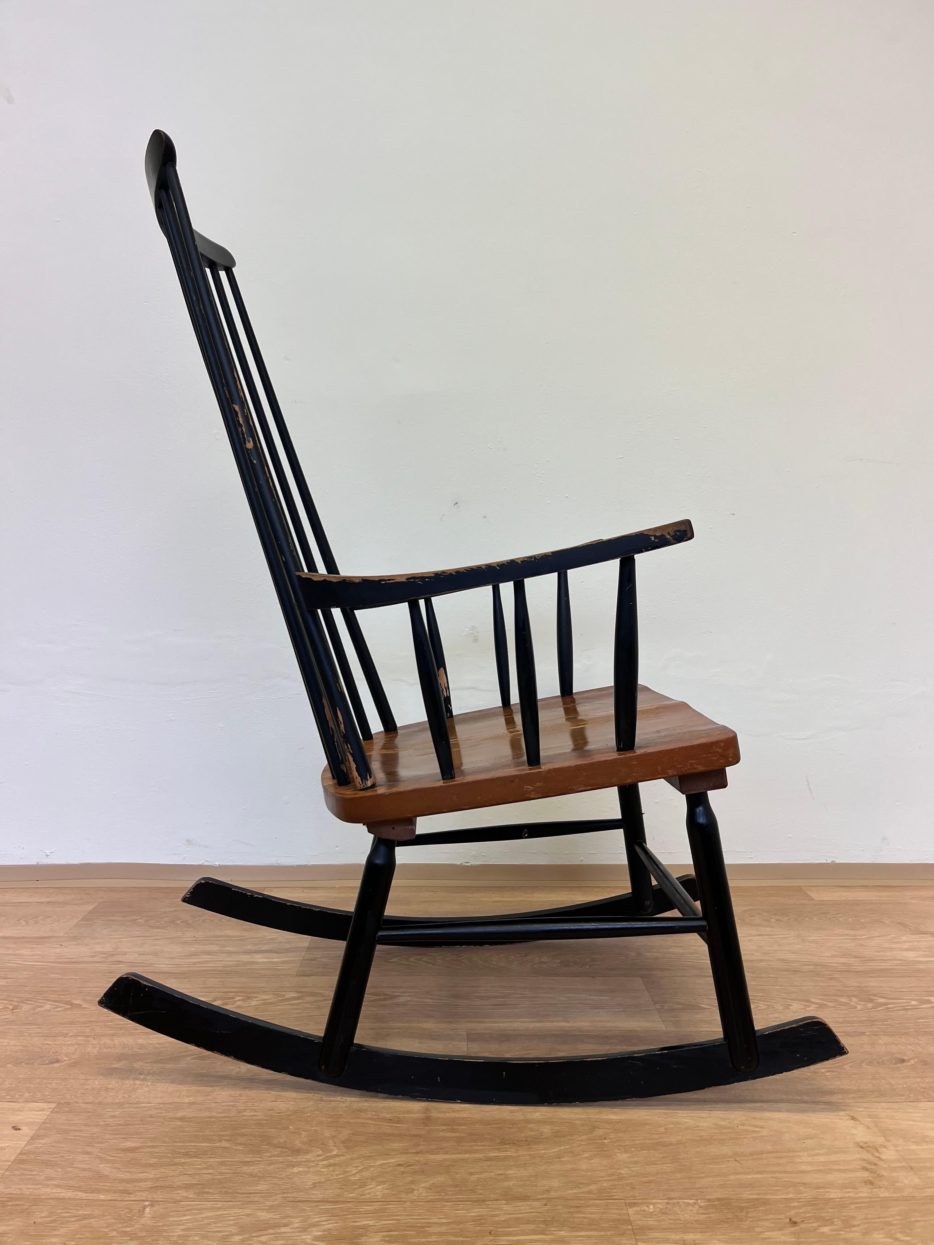 - sturdy and stable  
- signs of use, patina,see the photos
jr