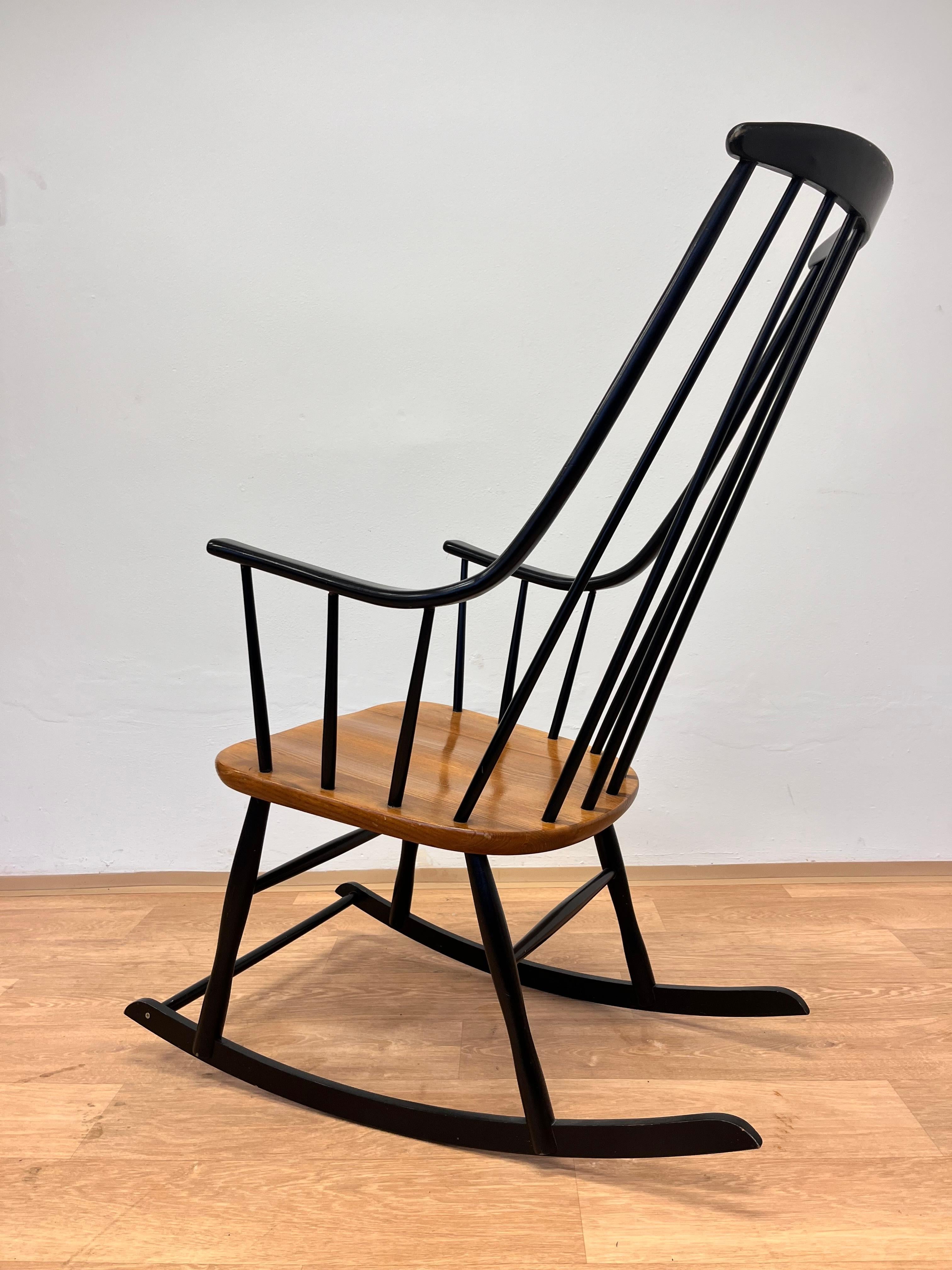 Sedia a dondolo in faggio Varjosen Puunjalostus, Finlandia, anni '60 In condizioni buone in vendita a Praha, CZ