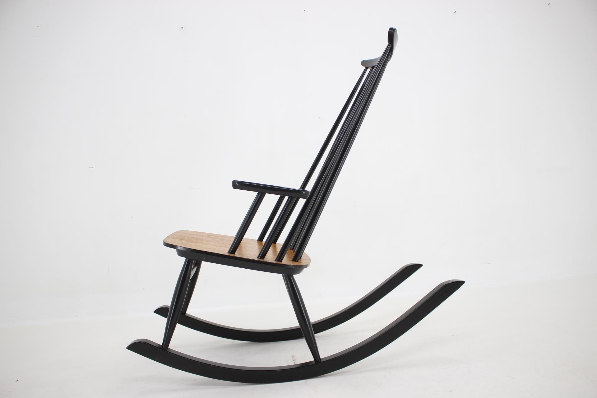 1960s Varjosen Puunjalostus Beech Rocking Chair, Finland In Good Condition For Sale In Praha, CZ