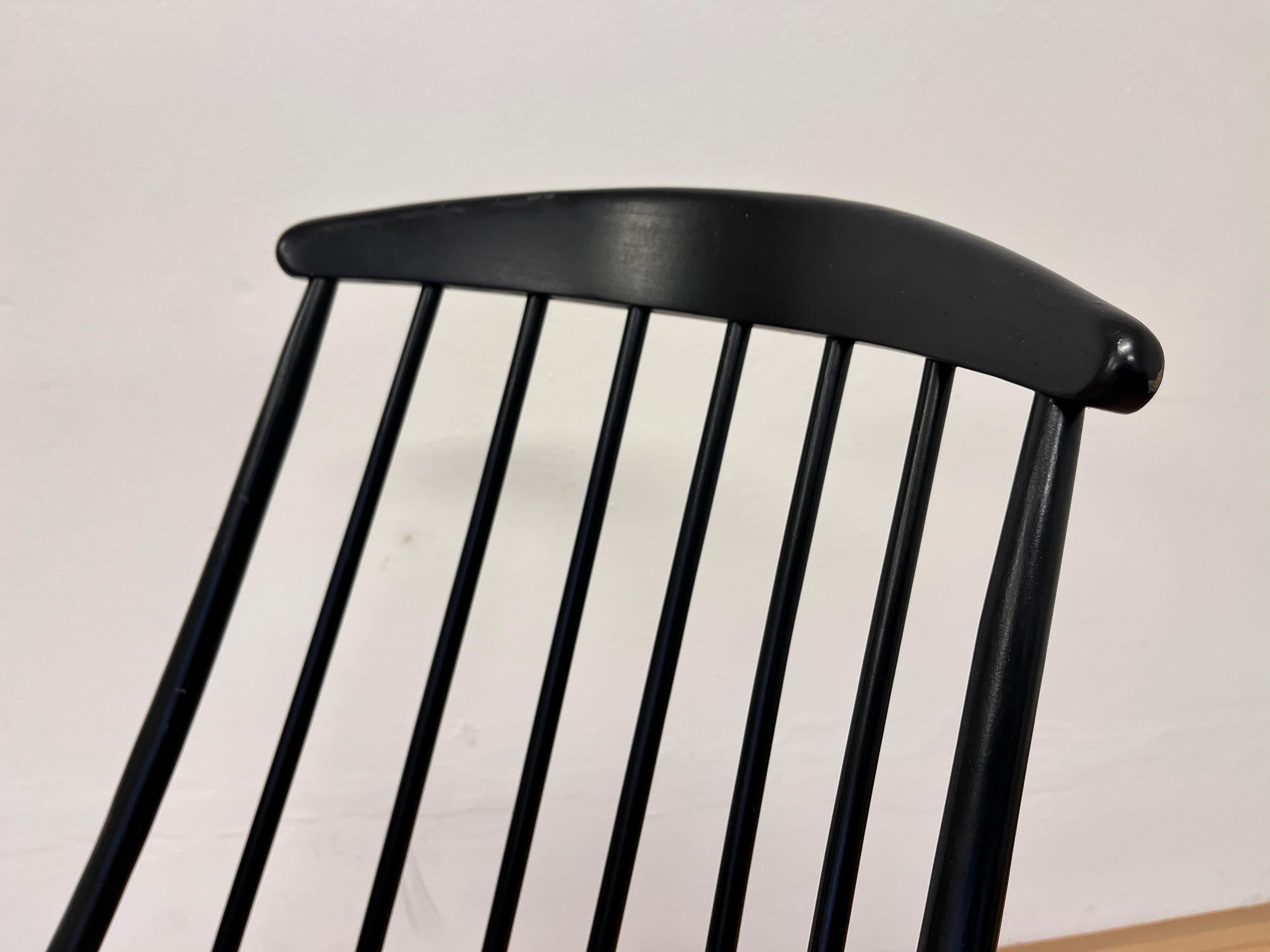 Metà XX secolo Sedia a dondolo in faggio Varjosen Puunjalostus, Finlandia, anni '60 in vendita