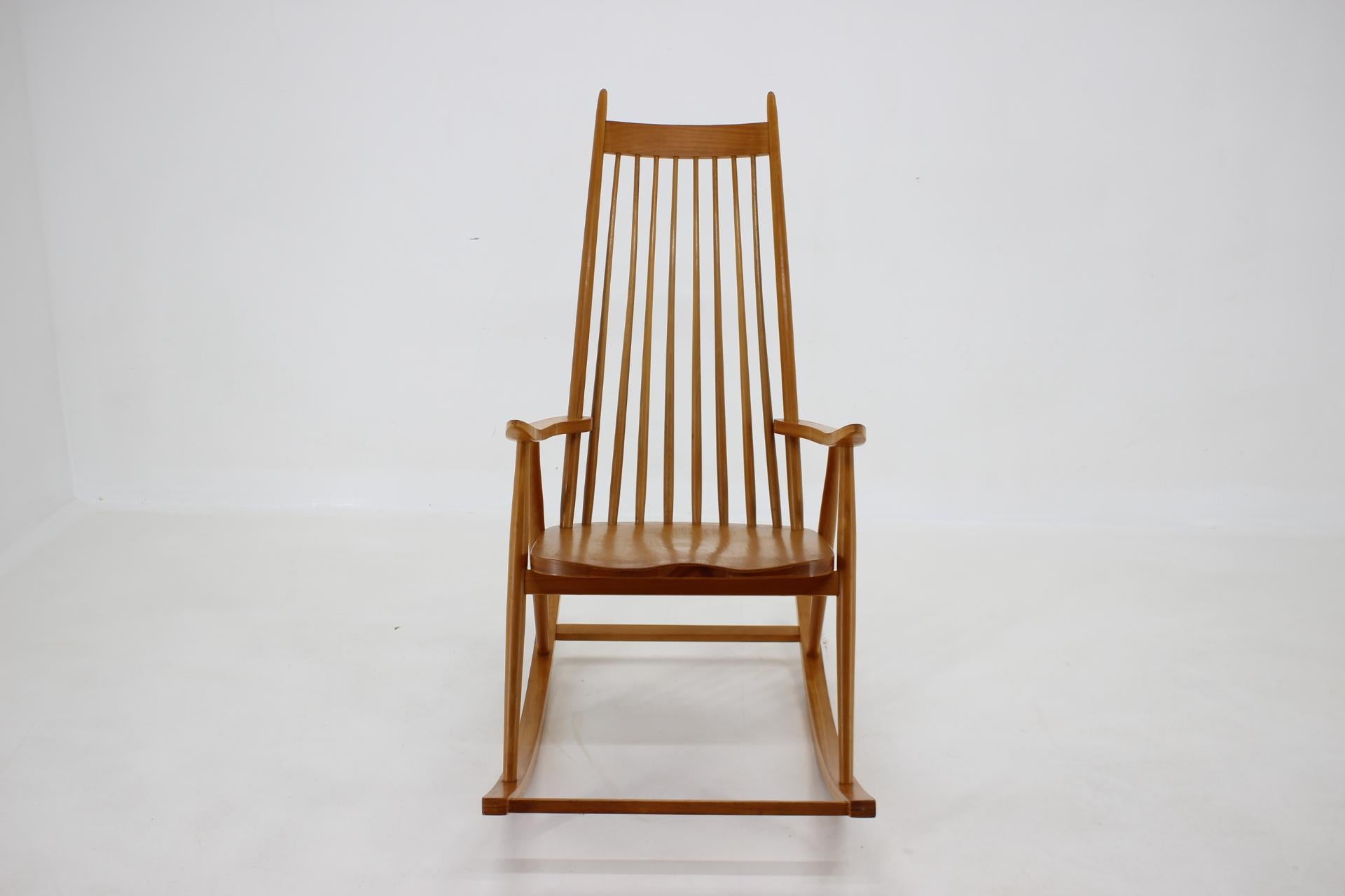 Mid-Century Modern 1960s, Varjosen Puunjalostus Beech Rocking Chair for Uusikylä, Finland For Sale