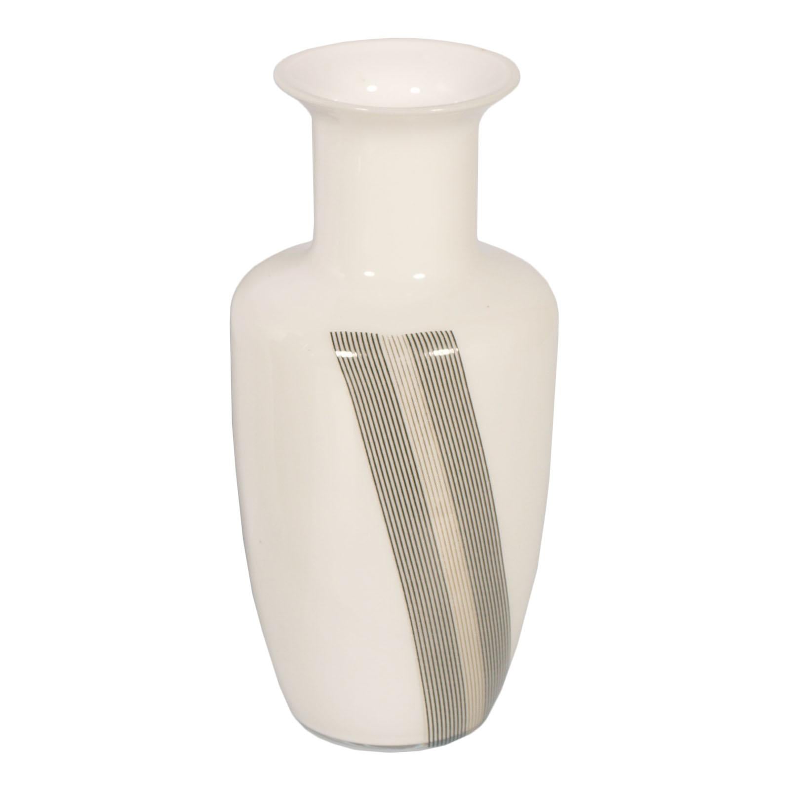 1960s Vase, Tapio Wirkkala for Venini Attributed, Lattimo Murano Glass For Sale