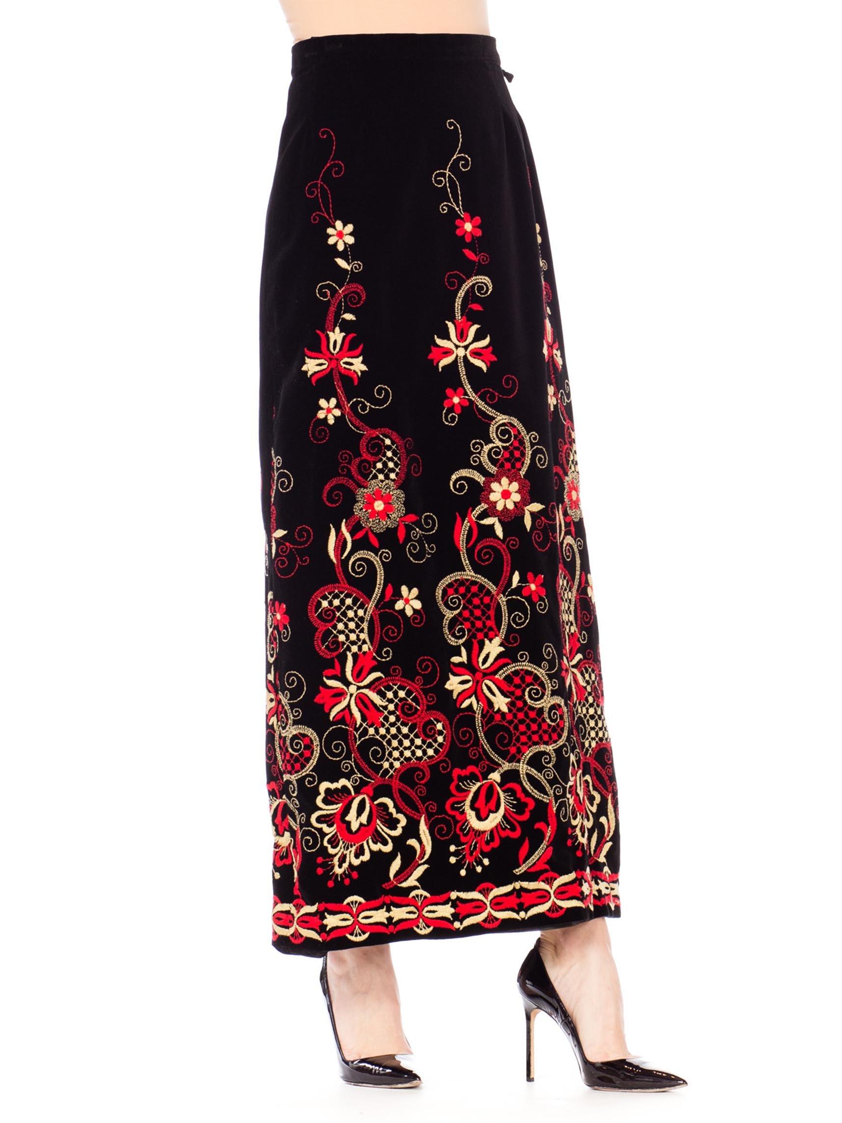 1960S Black Cotton Velvet Maxi Skirt With Red And White Floral Embroidery In Excellent Condition In New York, NY
