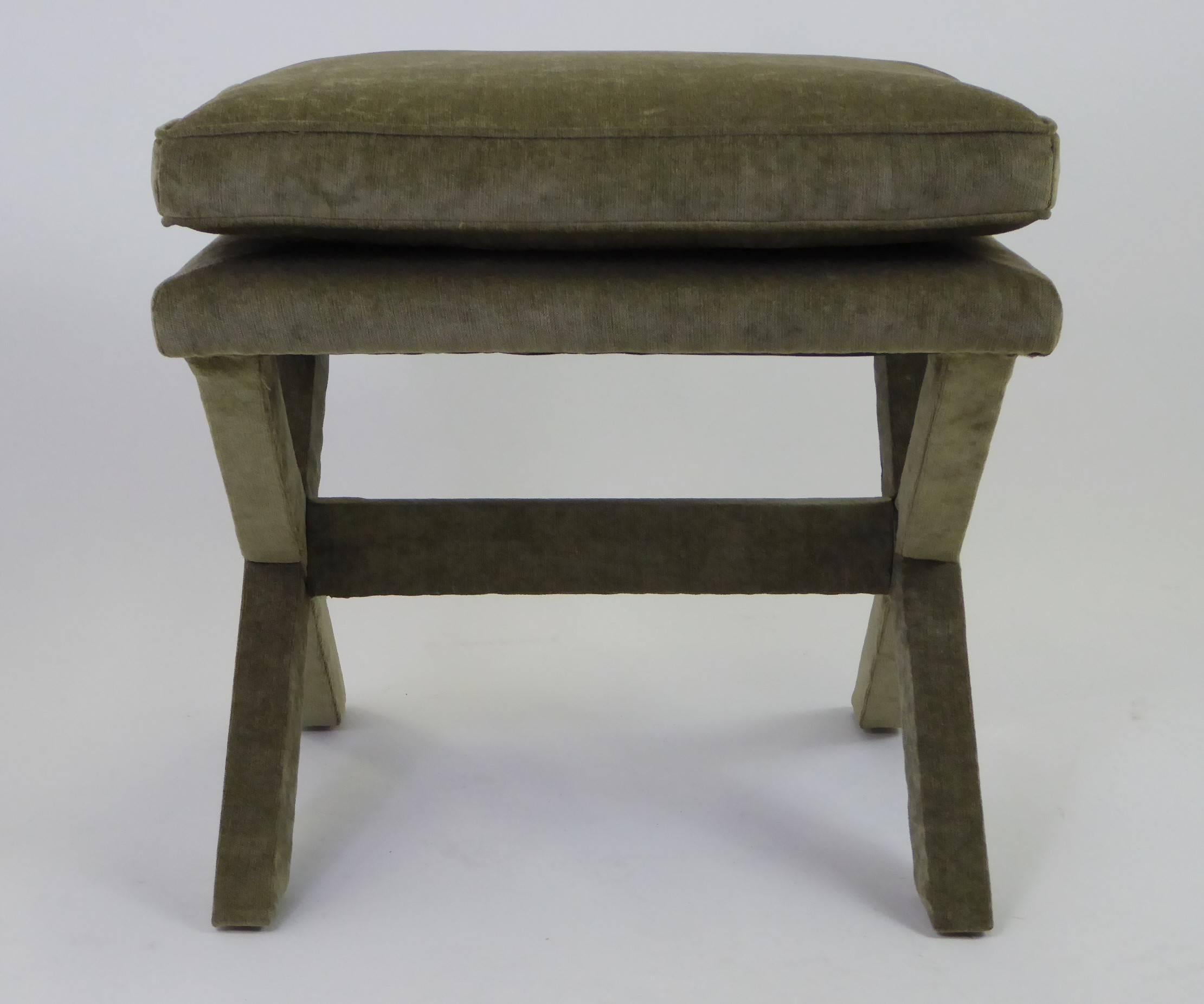 Elegant and iconic form associated with and designed by Billy Baldwin, this 1960s X-bench or stool has been reupholstered in an olive green velvet.
Measures: 21 inches x 18 1/2 inches x 21 inches high.