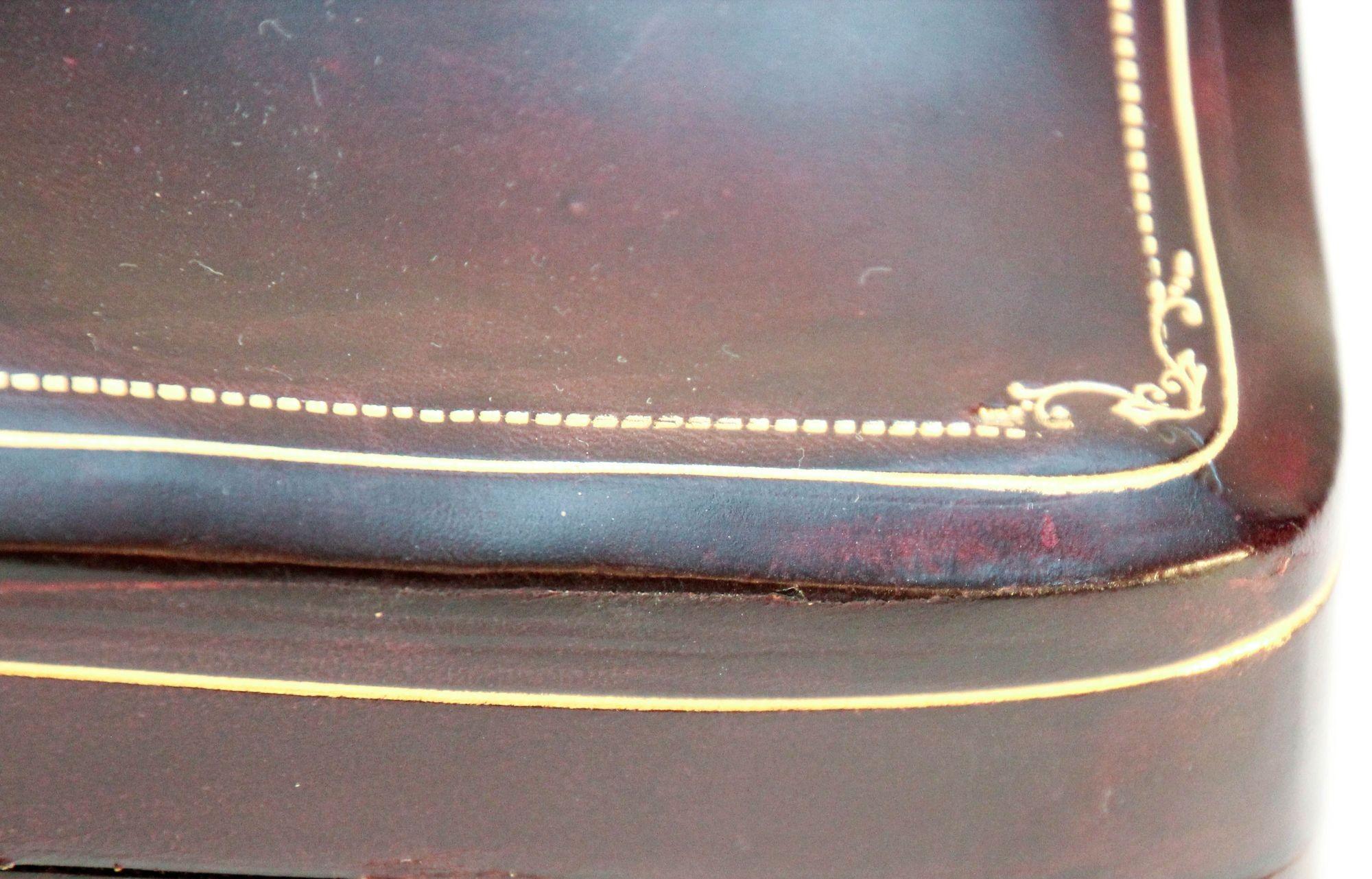 1960s Venetian Brown Leather Humpback Box with Gold Embossed Trim Made in Italy 5