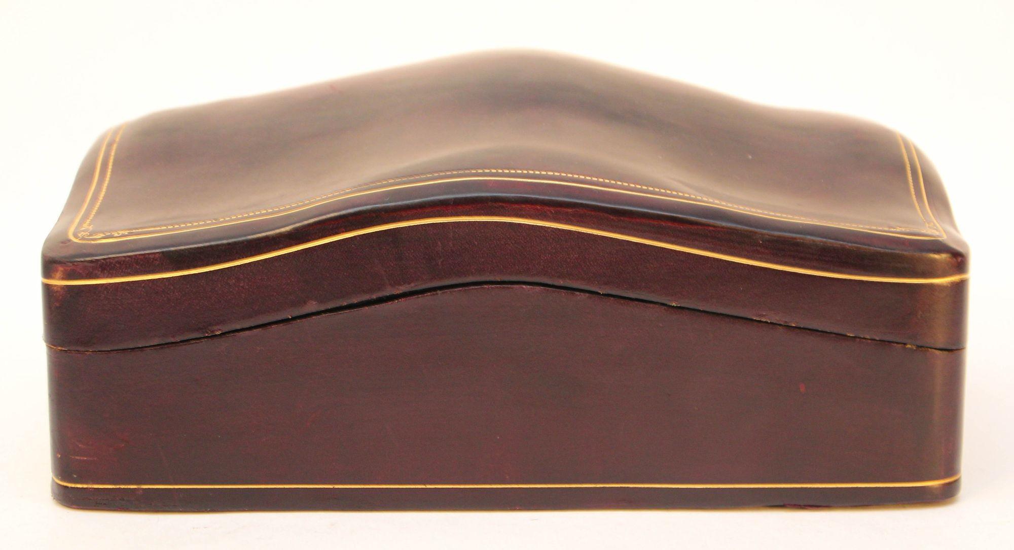 1960s Venetian Brown Leather Humpback Box with Gold Embossed Trim Made in Italy 8