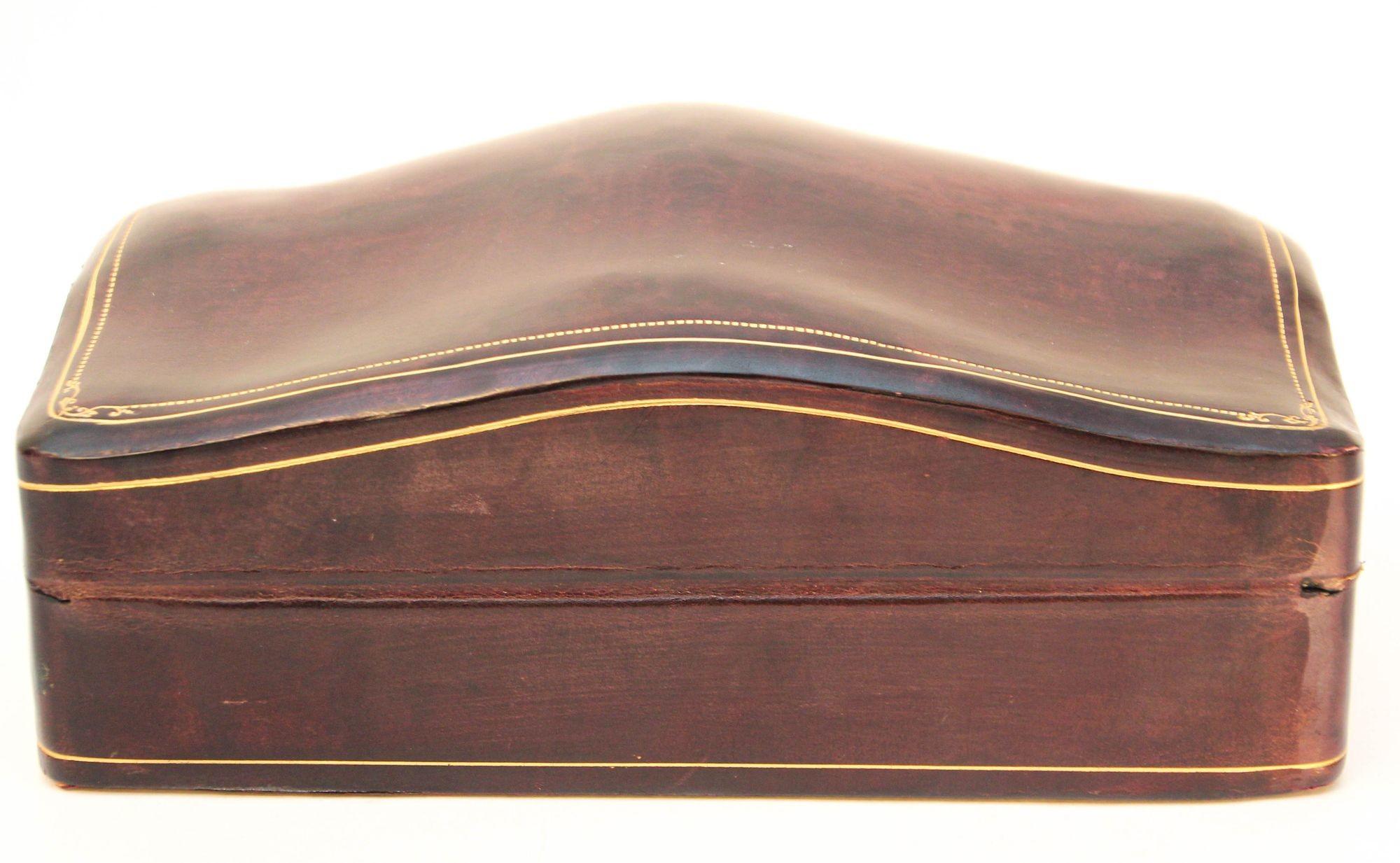 1960s Venetian Brown Leather Humpback Box with Gold Embossed Trim Made in Italy 10