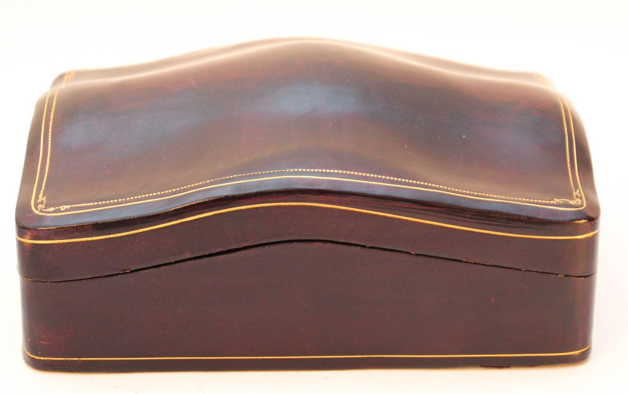 1960s Venetian Brown Leather Humpback Box with Gold Embossed Trim Made in Italy In Good Condition In North Hollywood, CA