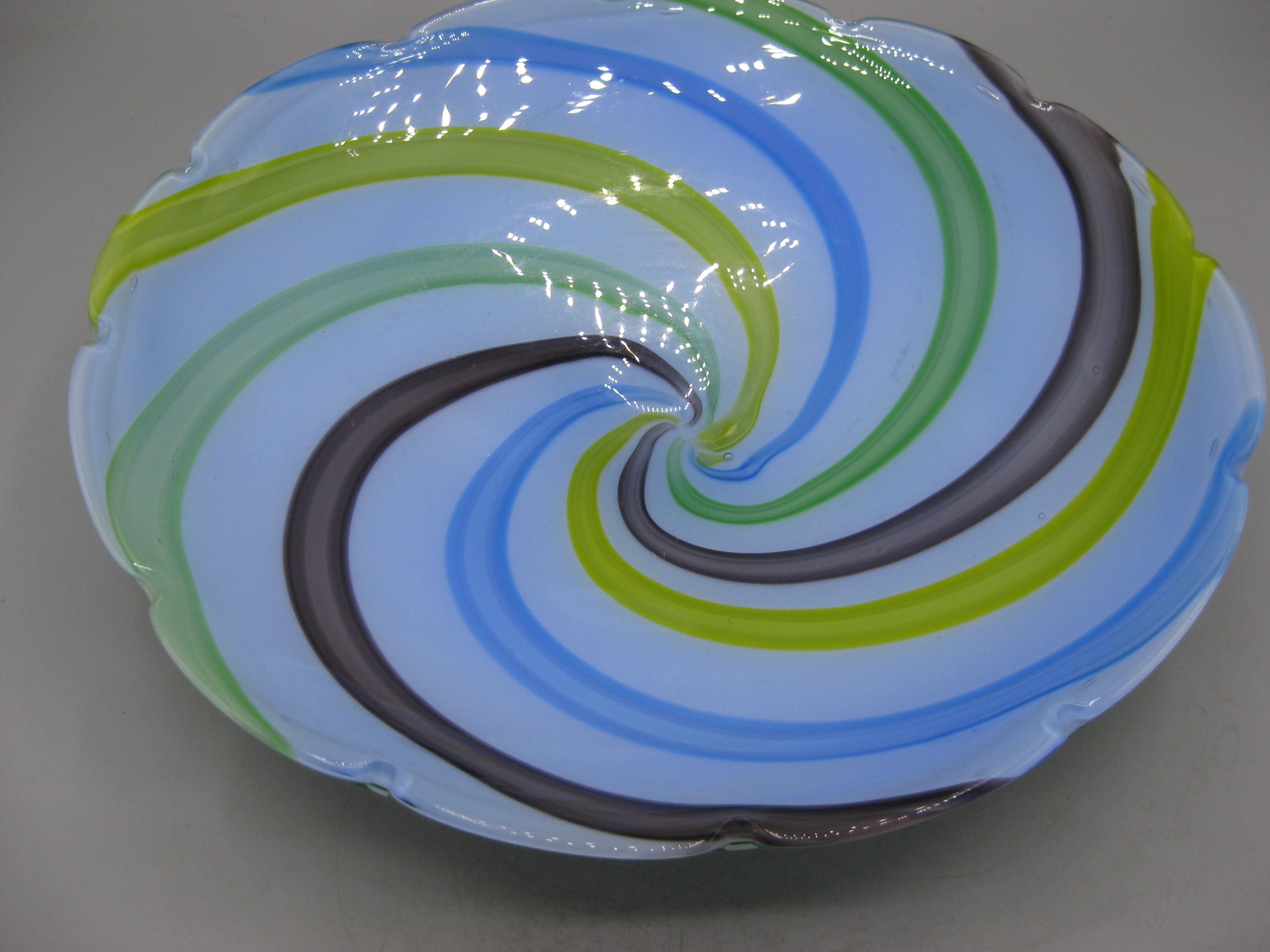 1960's Venetian Fratelli Toso Murano Art Glass Pinwheel Design Bowl Dish Italy en venta 4