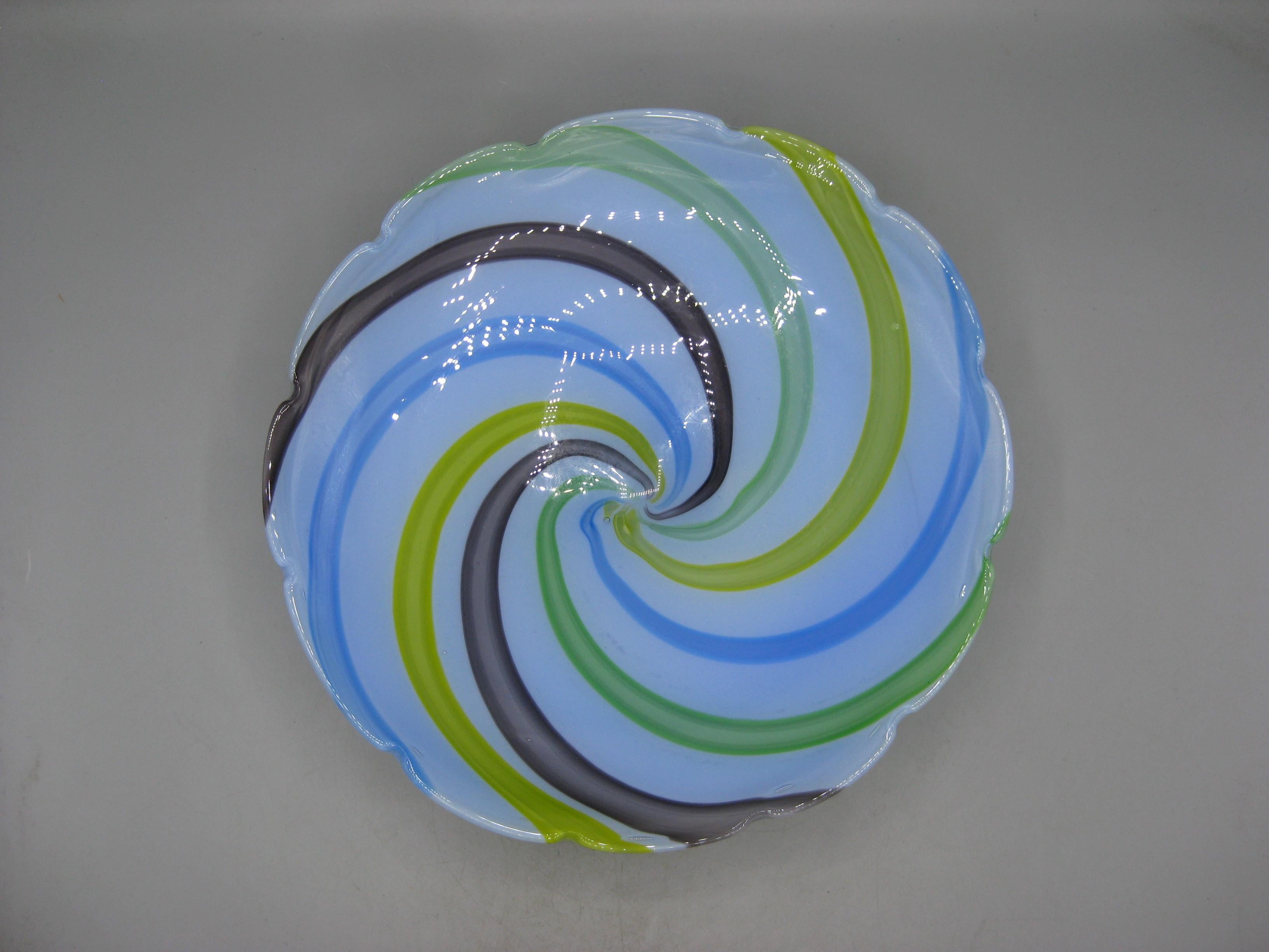 1960's Venetian Fratelli Toso Murano Art Glass Pinwheel Design Bowl Dish Italy Italiano en venta