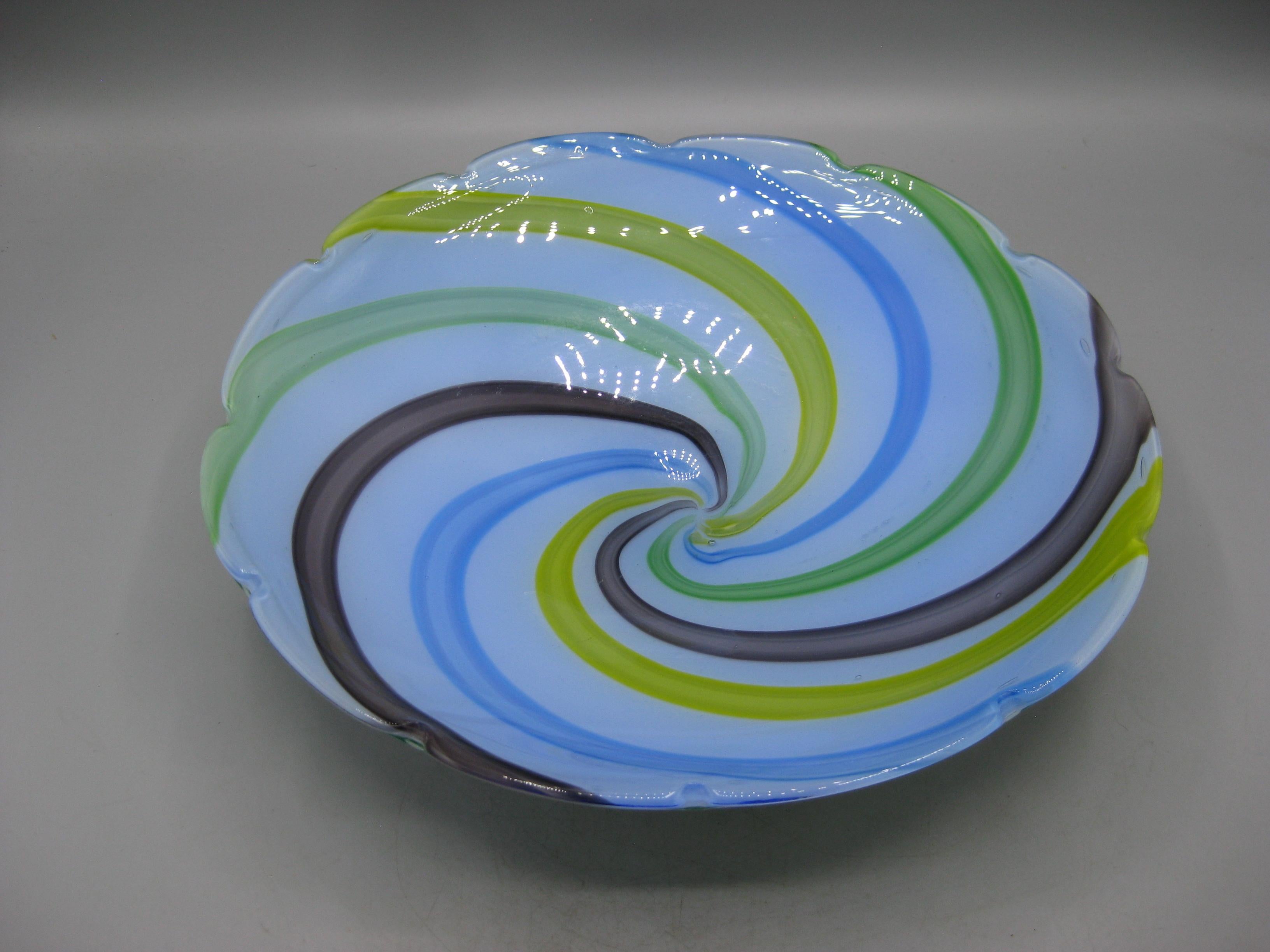 1960's Venetian Fratelli Toso Murano Art Glass Pinwheel Design Bowl Dish Italy en venta 1