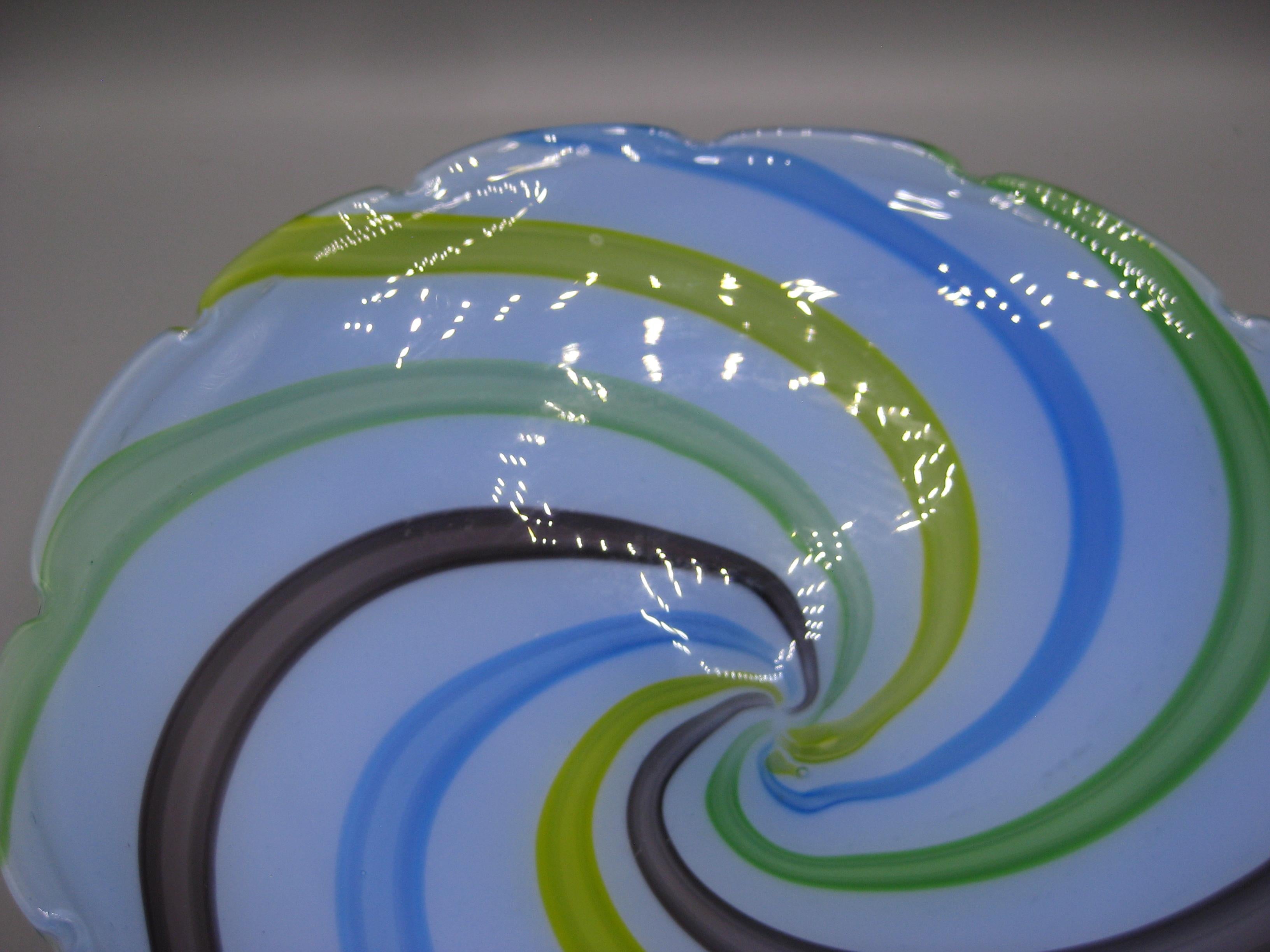 1960's Venetian Fratelli Toso Murano Art Glass Pinwheel Design Bowl Dish Italy en venta 2