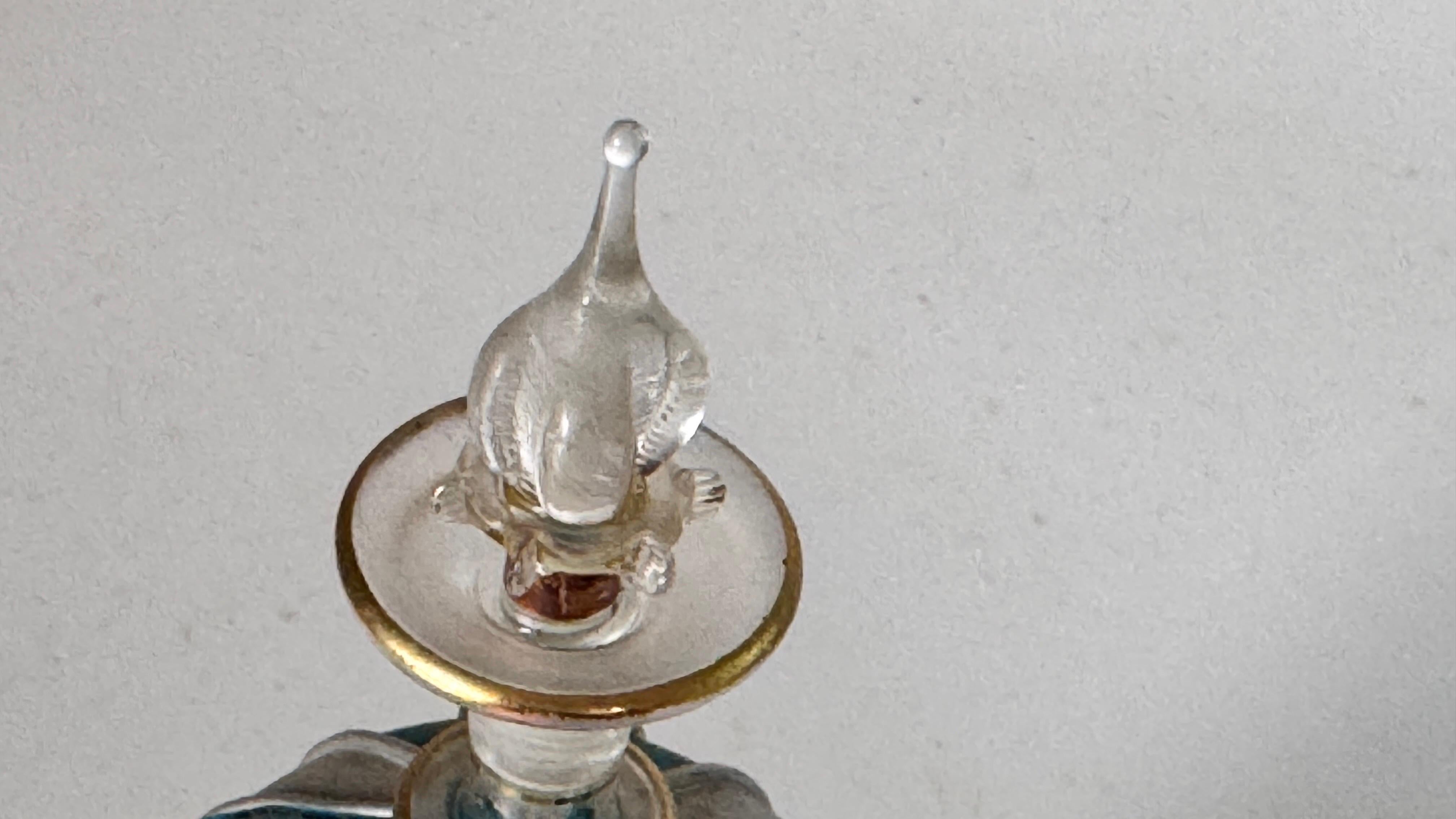 Frasco de perfume veneciano pintado a mano de los años 60, cristal claro con detalles dorados en venta 3