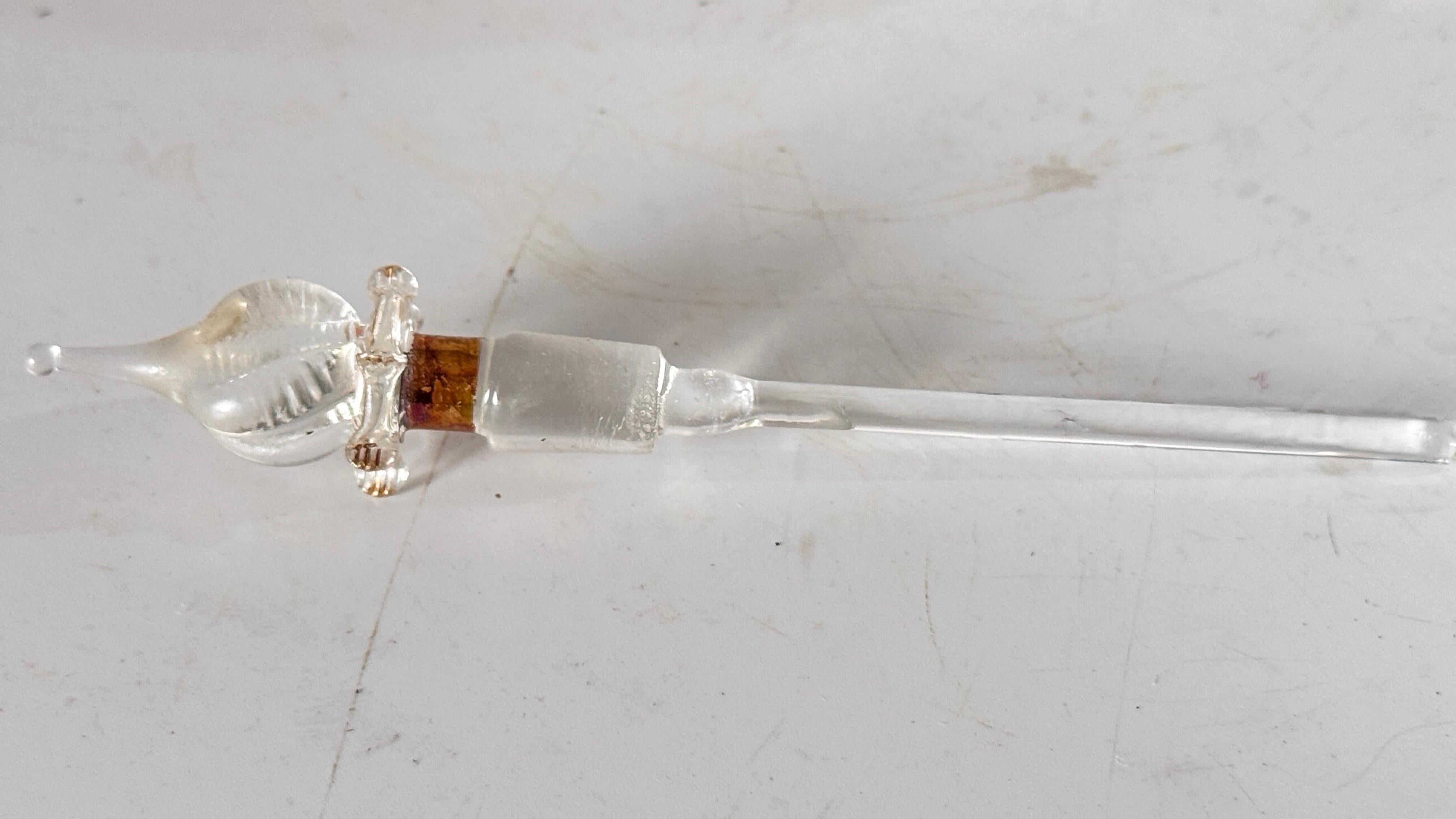 Frasco de perfume veneciano pintado a mano de los años 60, cristal claro con detalles dorados en venta 4