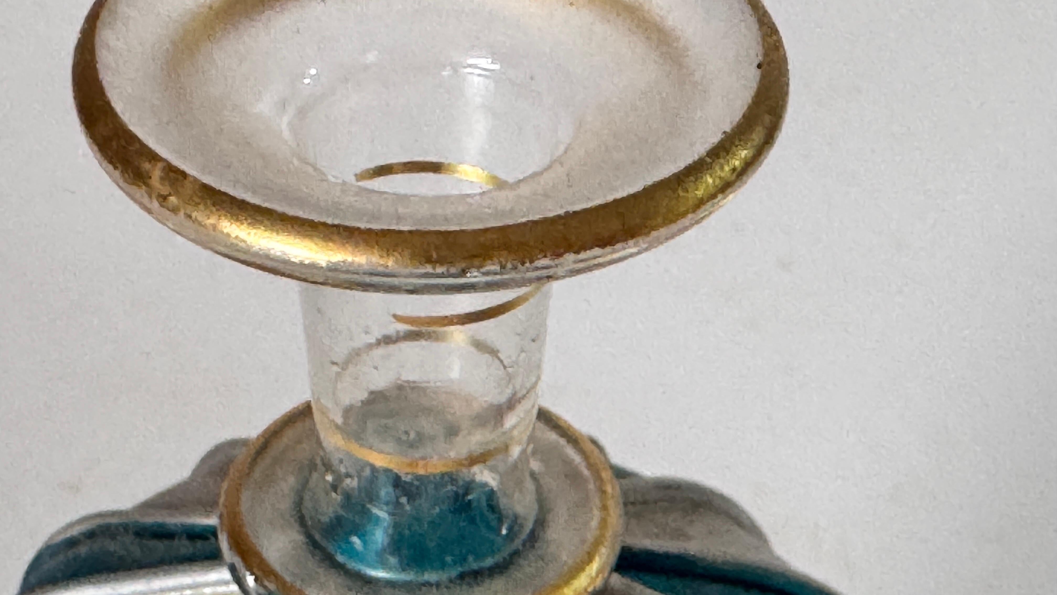 Frasco de perfume veneciano pintado a mano de los años 60, cristal claro con detalles dorados Pintado a mano en venta