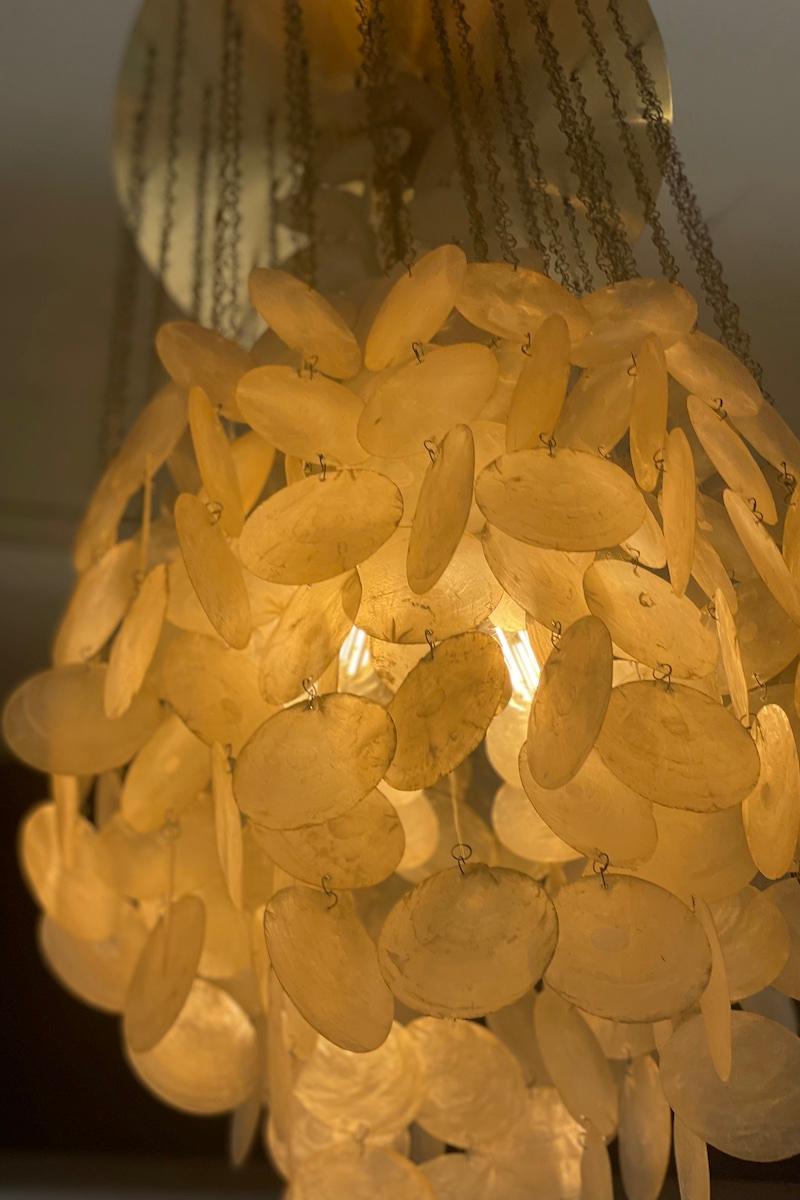 Lustre Verner Panton des années 1960 en laiton et nacre en vente 2