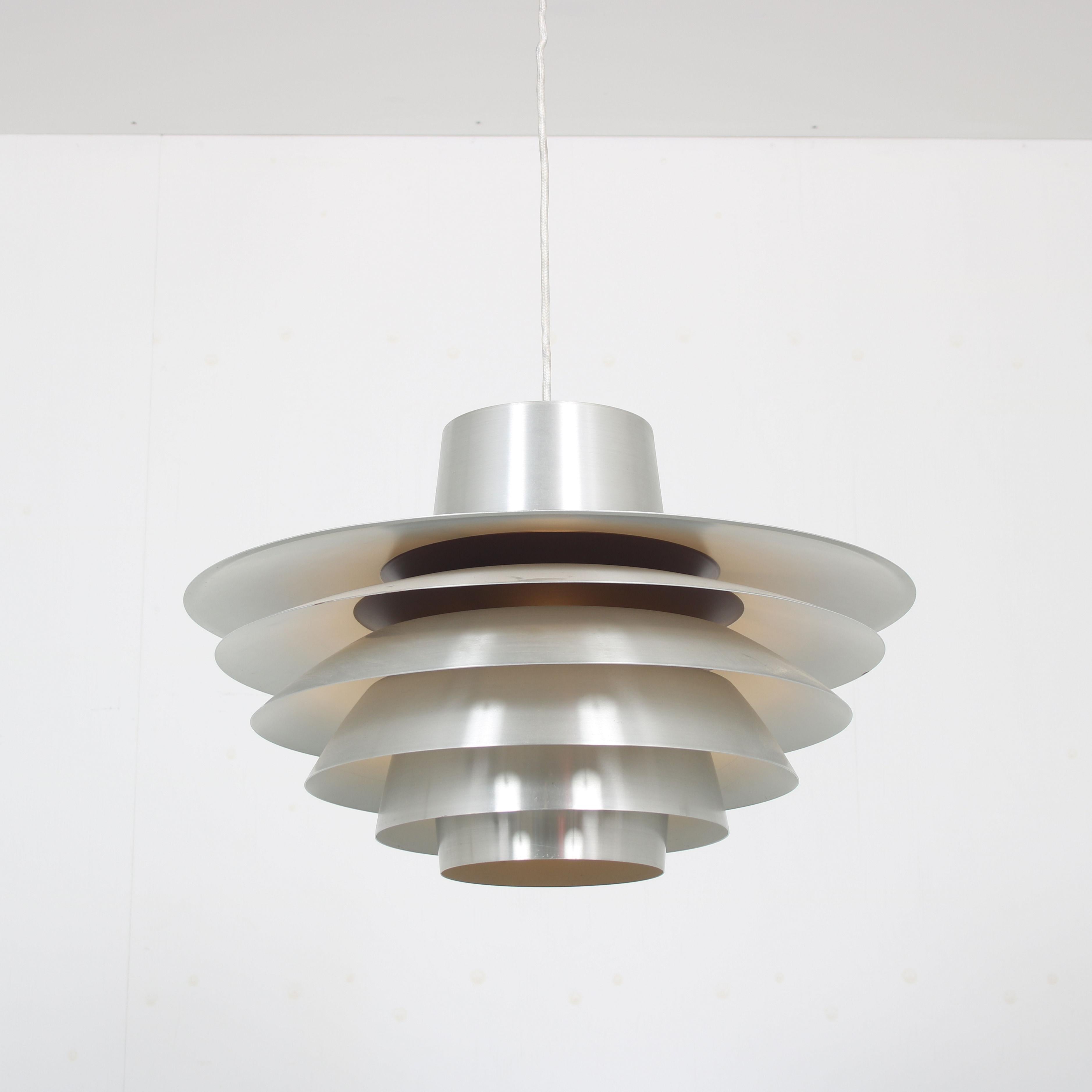 Danish 1960s “Verona” Hanging lamp by Svend Middelboe for Nordisk Solar, Denmark For Sale
