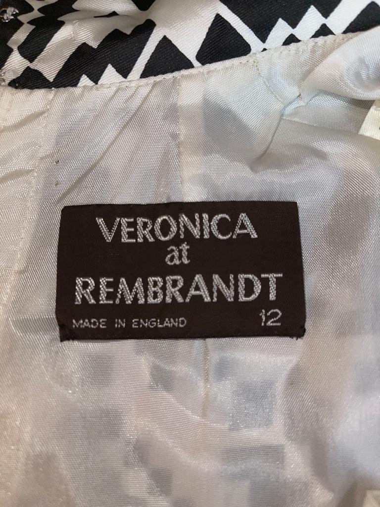 Verónica de los 60 en Rembrandt Vestido monocromo de estampado geométrico en venta 2