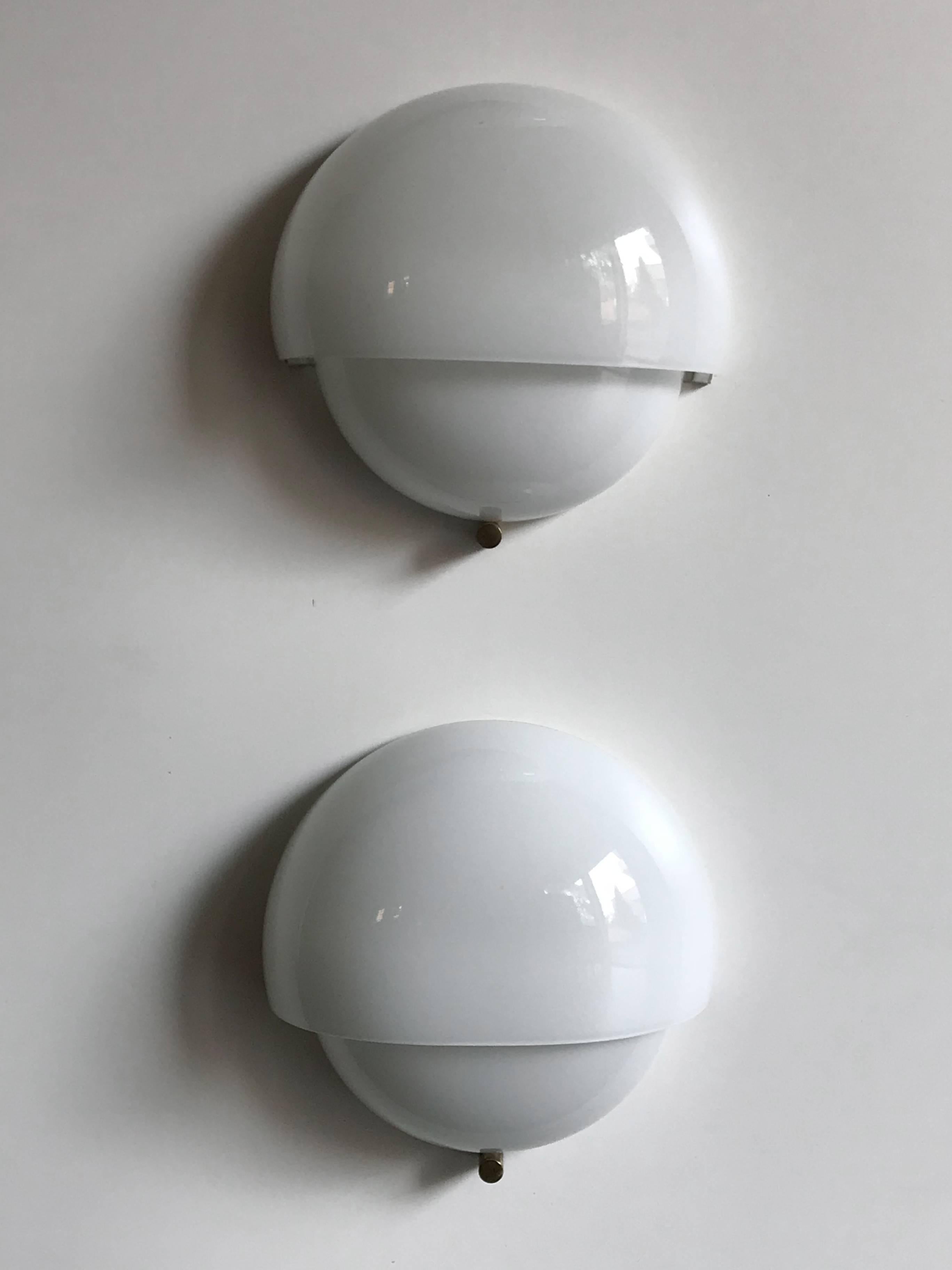 Mid-20th Century 1960s Vico Magistretti Italian Midcentury Sconces Model Mania for Artemide