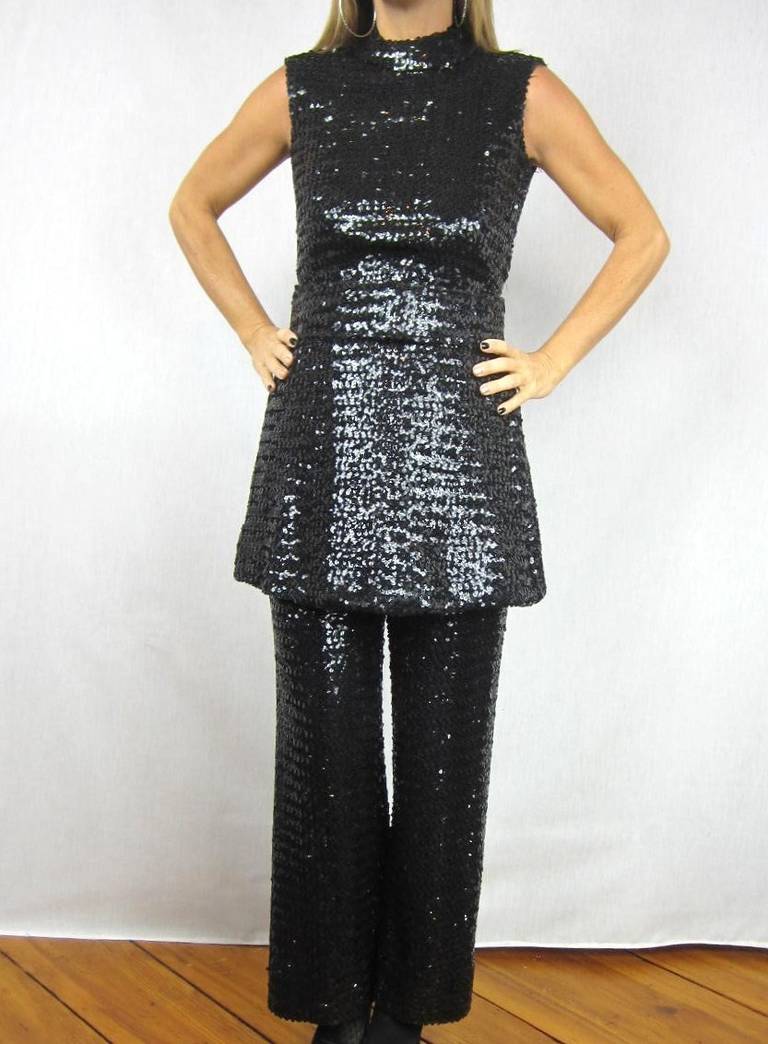 1960s Victor Costa Pantsuit Sequins Tunic Mini Dress  Small Mod  In Good Condition For Sale In Wallkill, NY