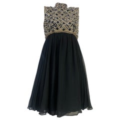 1960er Jahre Victoria Royale Ltd. Perlenbesetztes, paillettenbesetztes Empire Mod Cocktailkleid in Schwarz